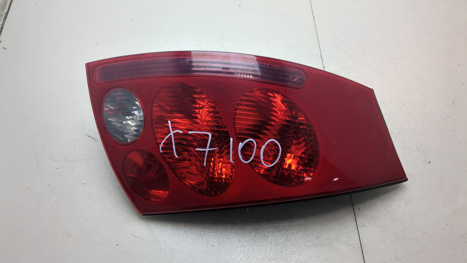 Фонарь задний левый