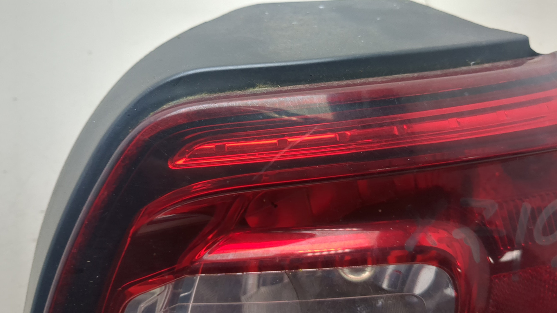 Фонарь задний правый