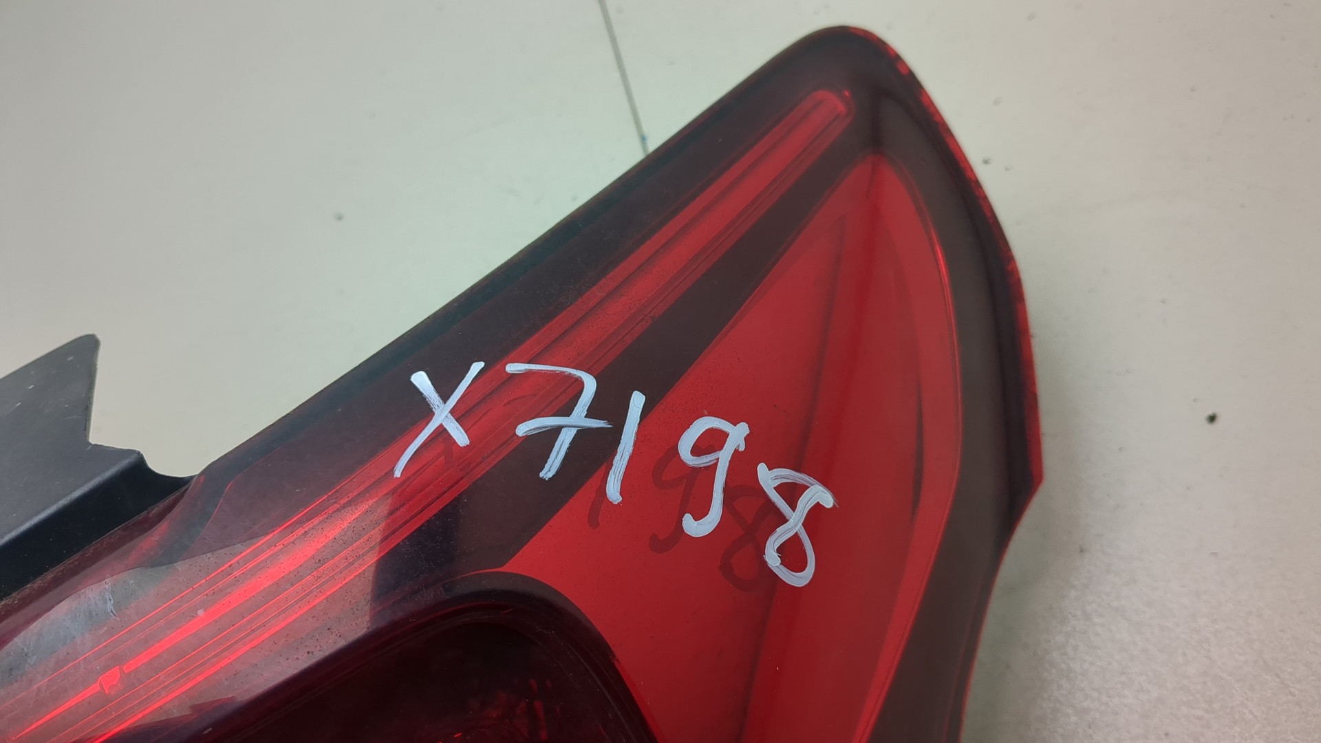 Фонарь задний правый