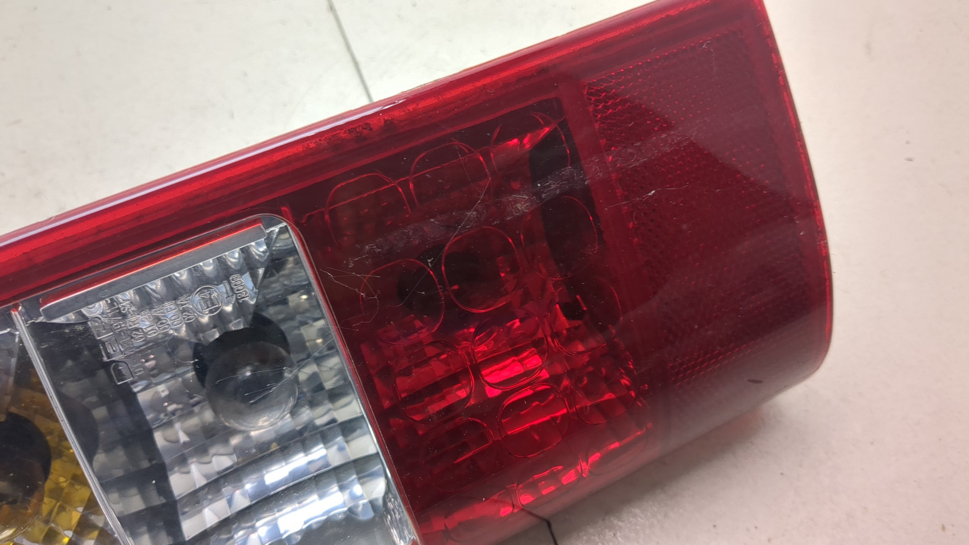 Фонарь задний левый