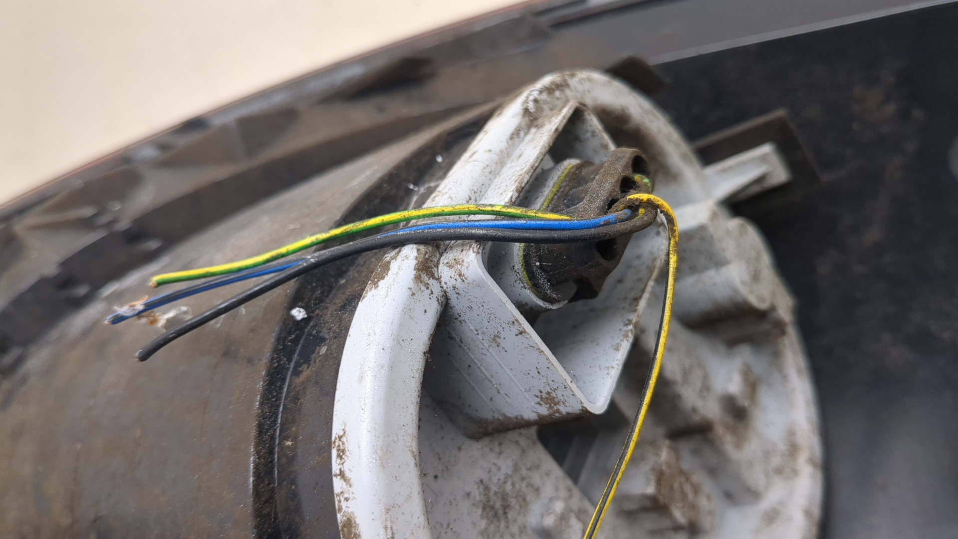 Фонарь задний правый