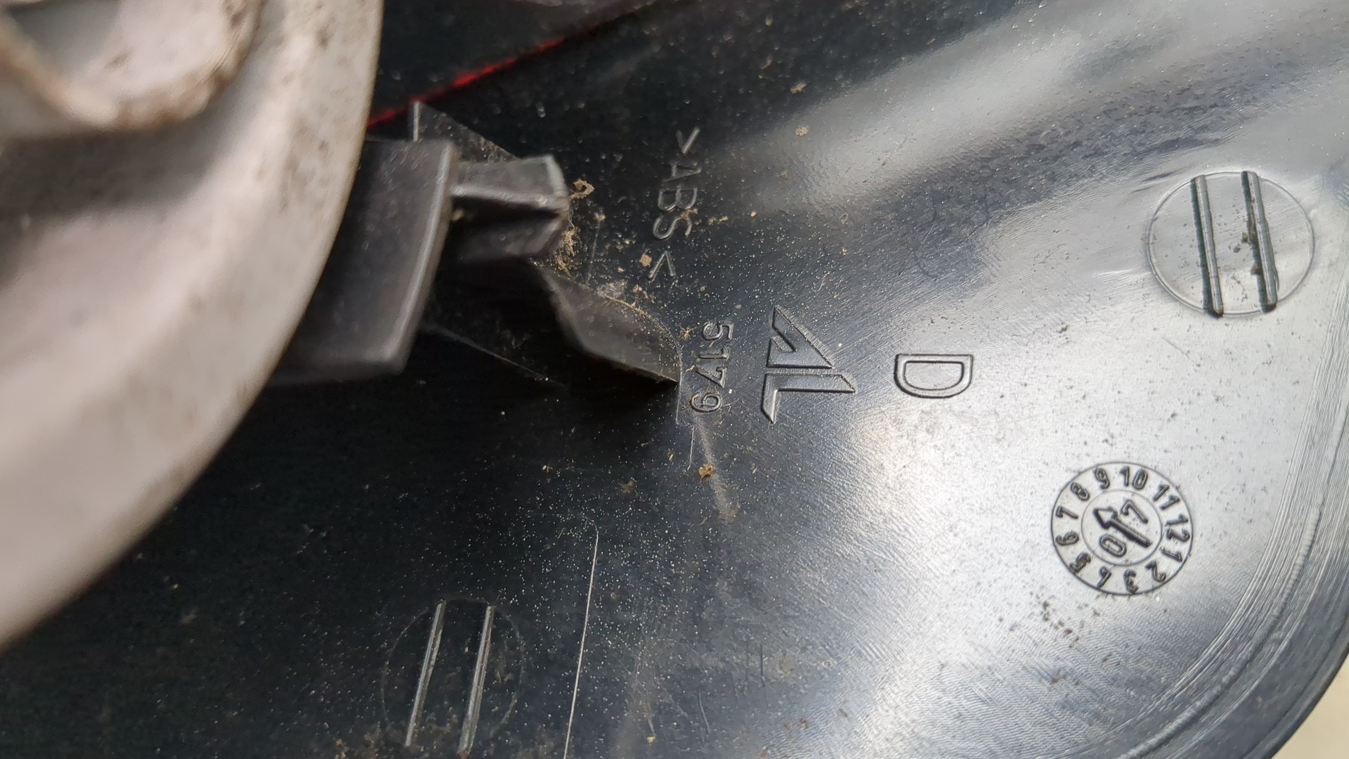 Фонарь задний правый