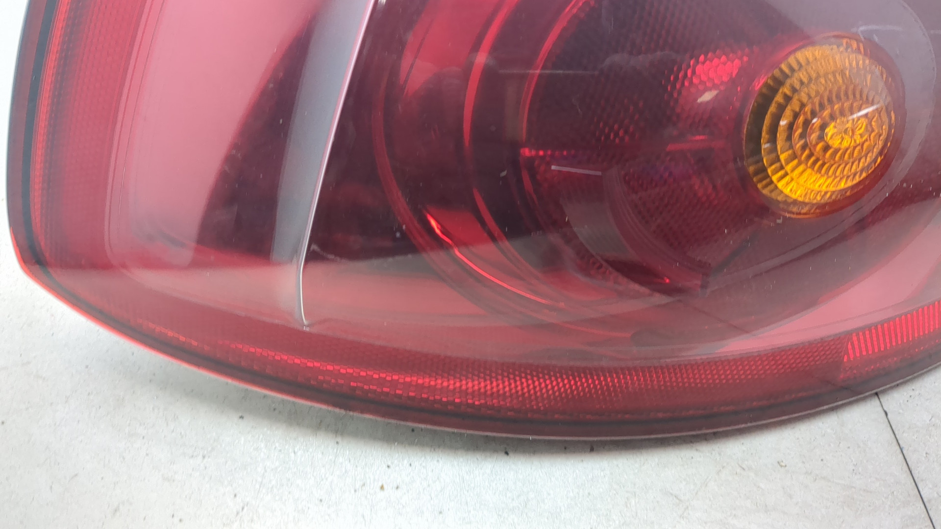 Фонарь задний левый