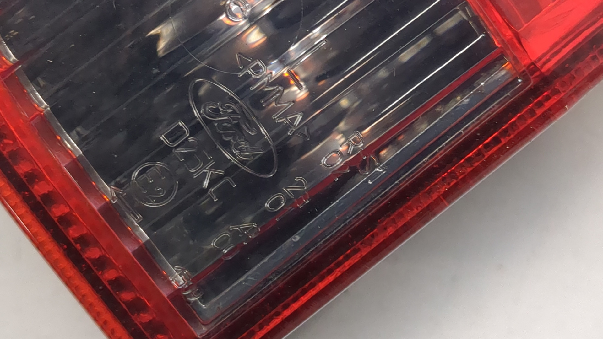 Фонарь задний левый