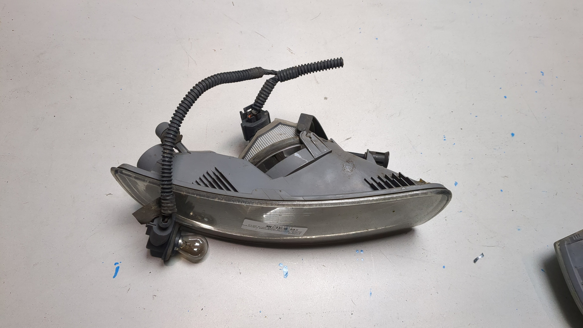 Фара противотуманная левая