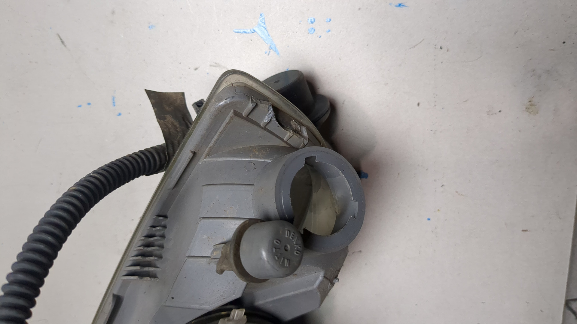 Фара противотуманная левая