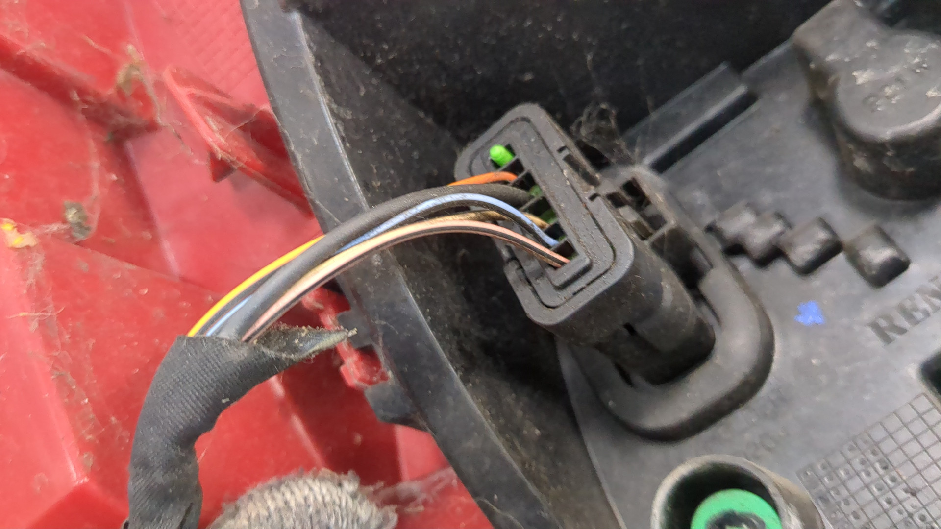 Фонарь задний правый