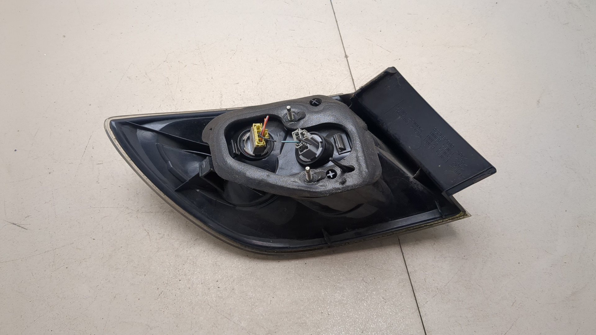 Фонарь задний правый