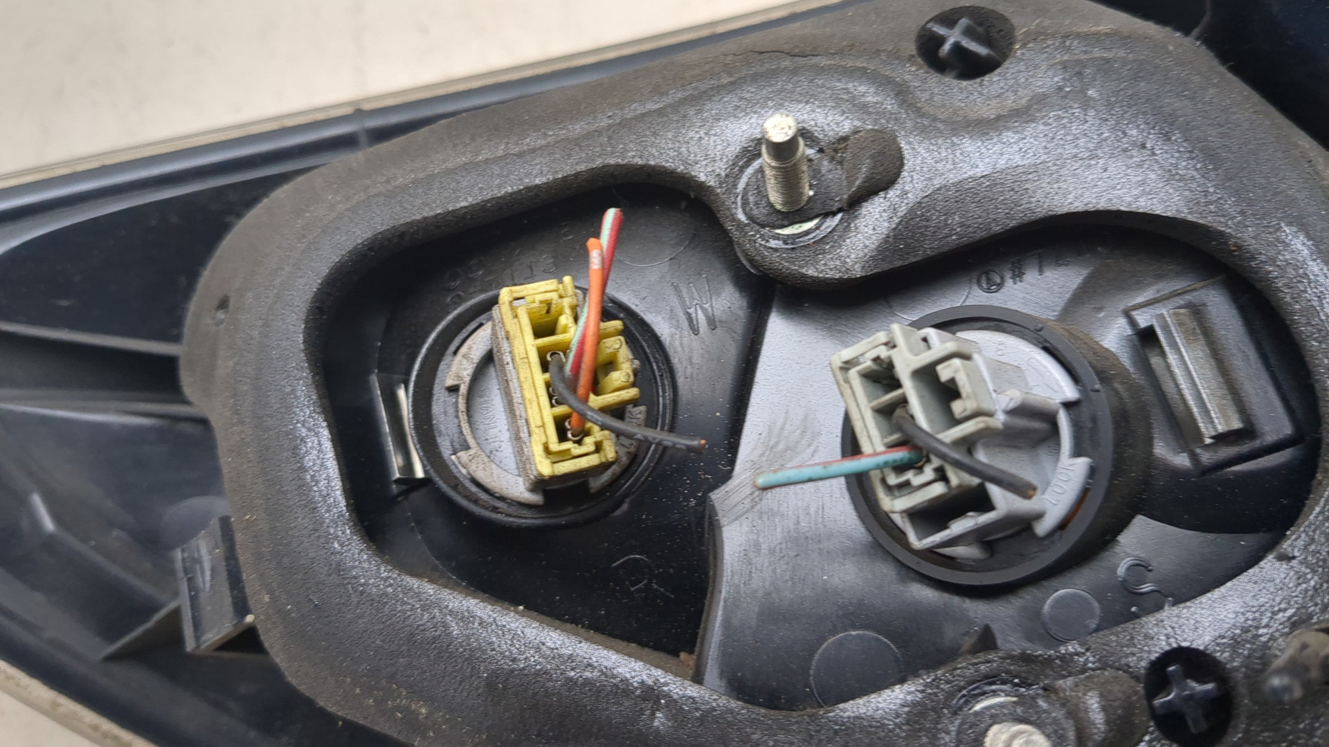 Фонарь задний правый