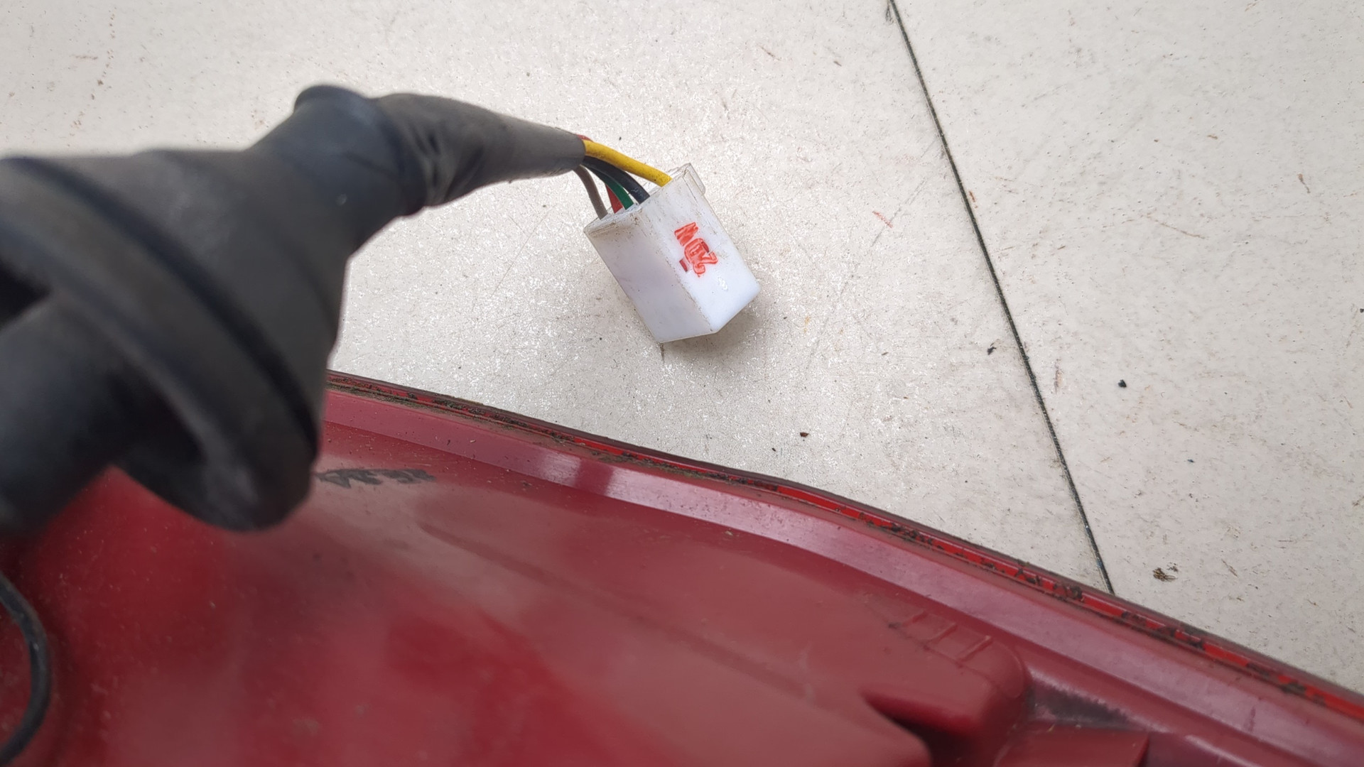 Фонарь задний правый