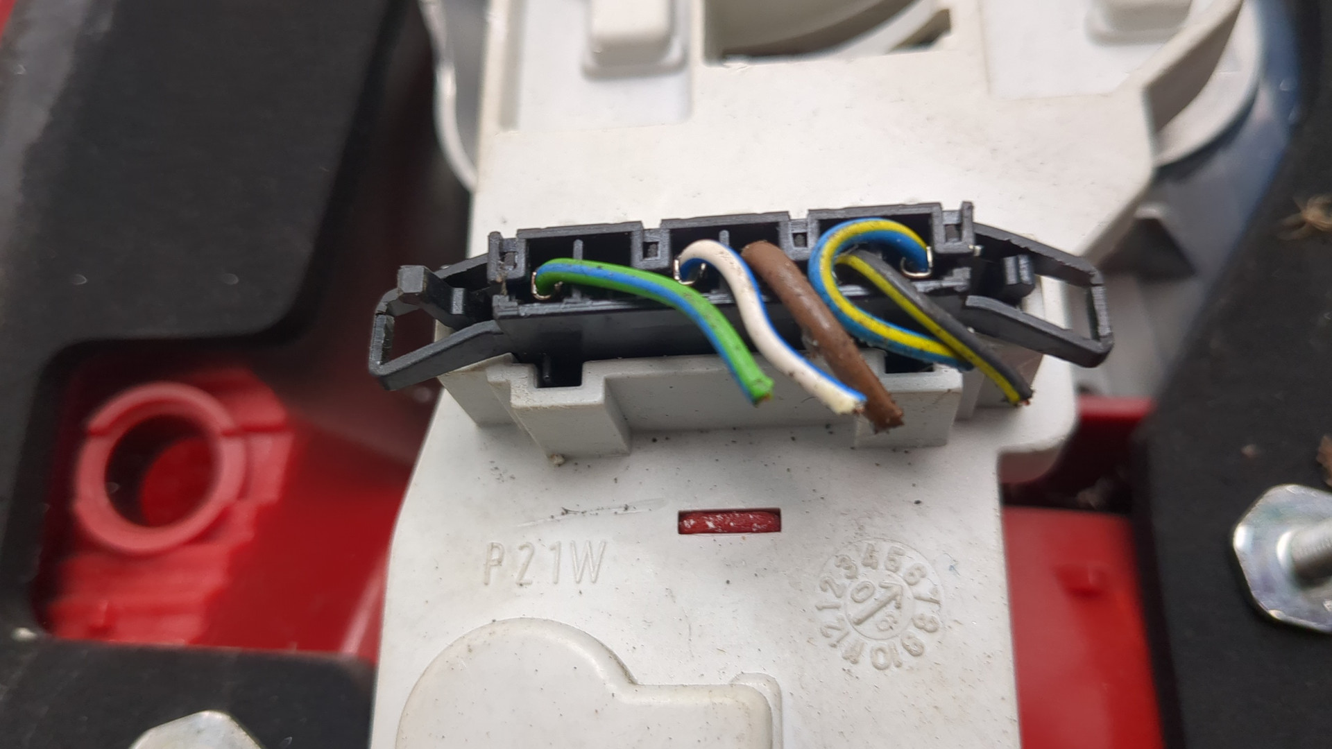 Фонарь задний правый