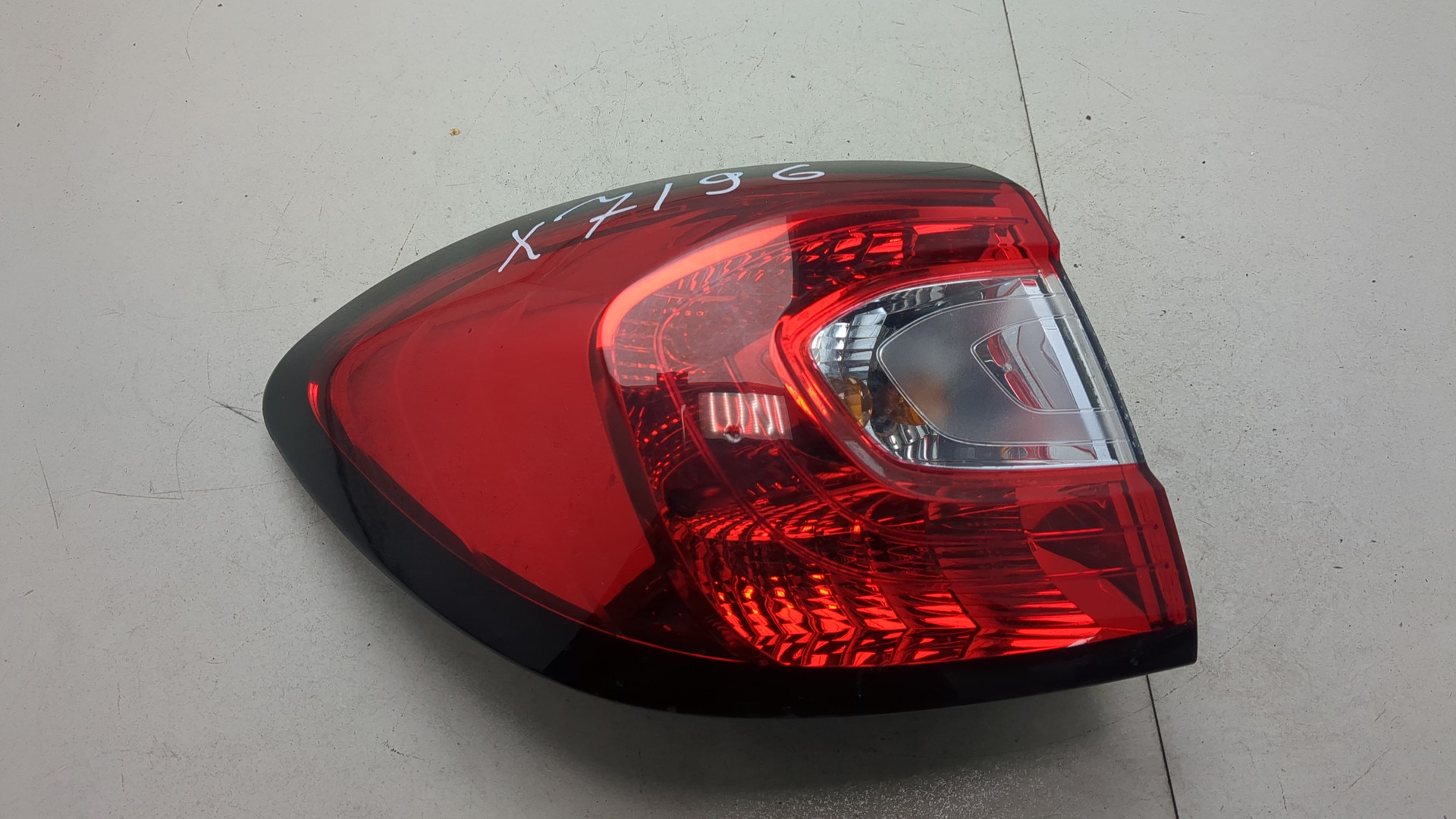 Фонарь задний левый