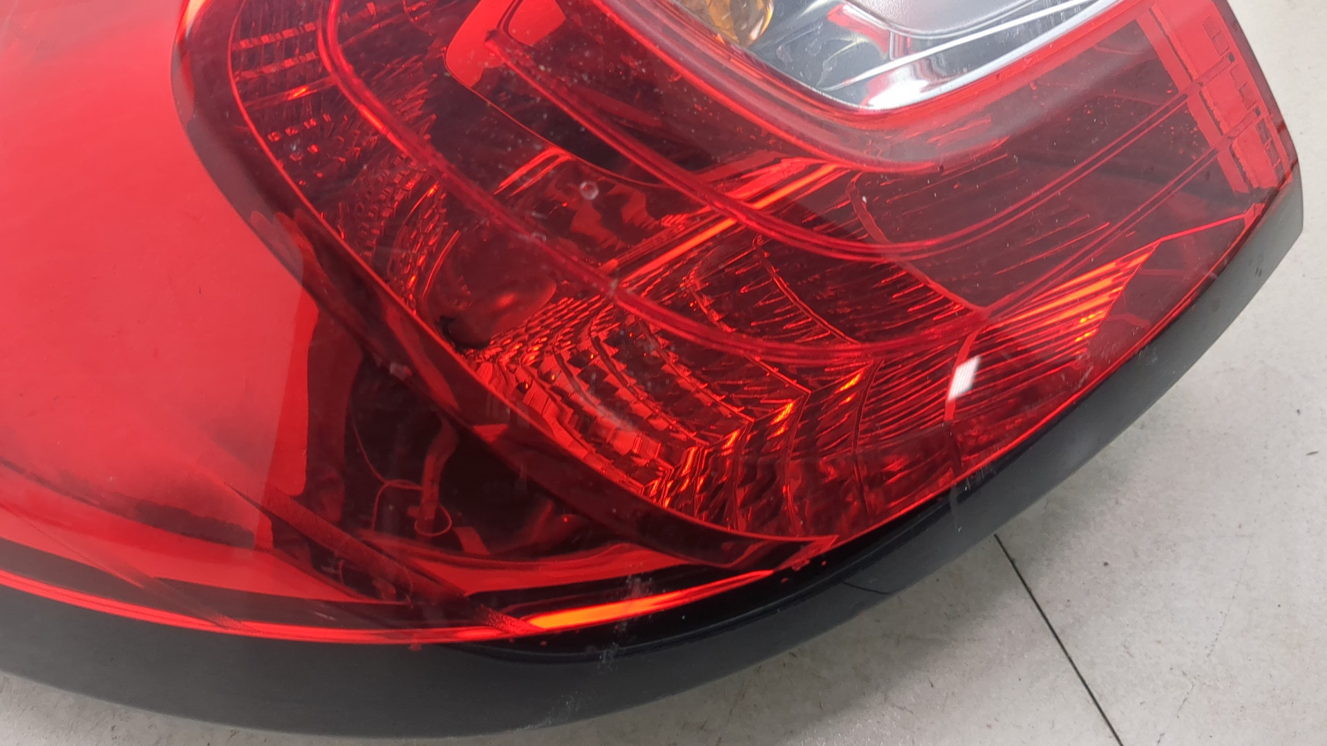 Фонарь задний левый