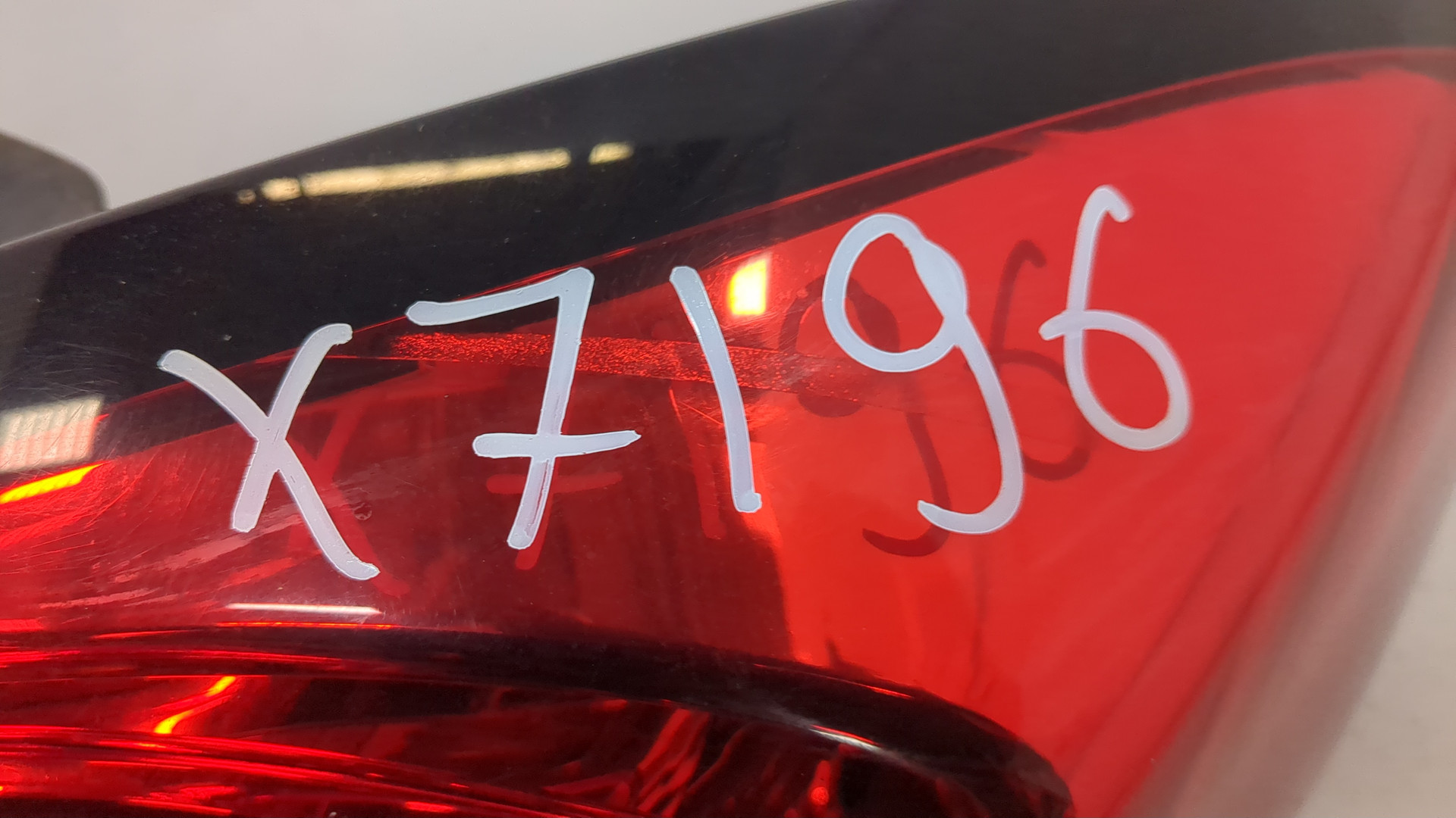 Фонарь задний правый