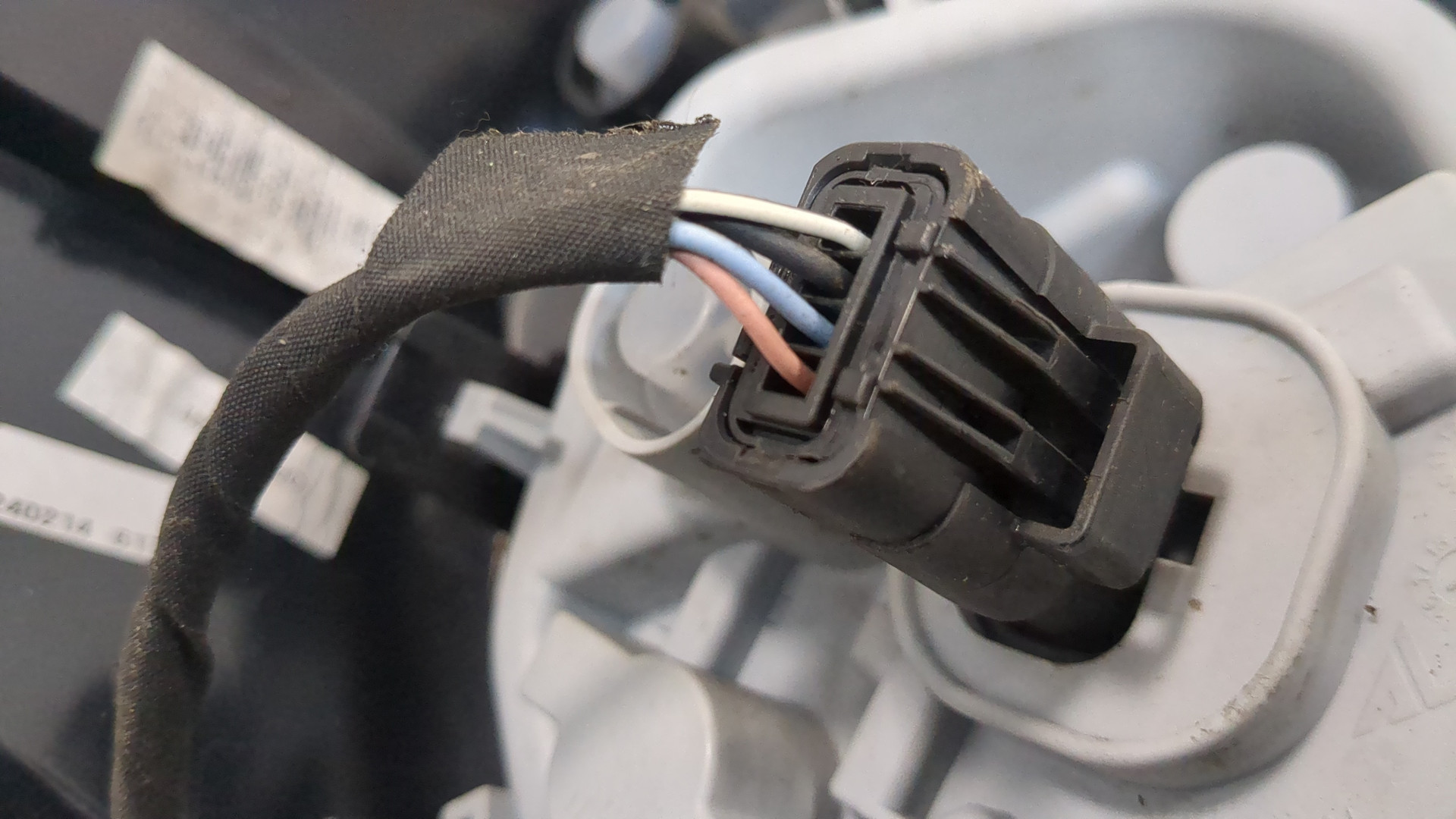 Фонарь задний правый