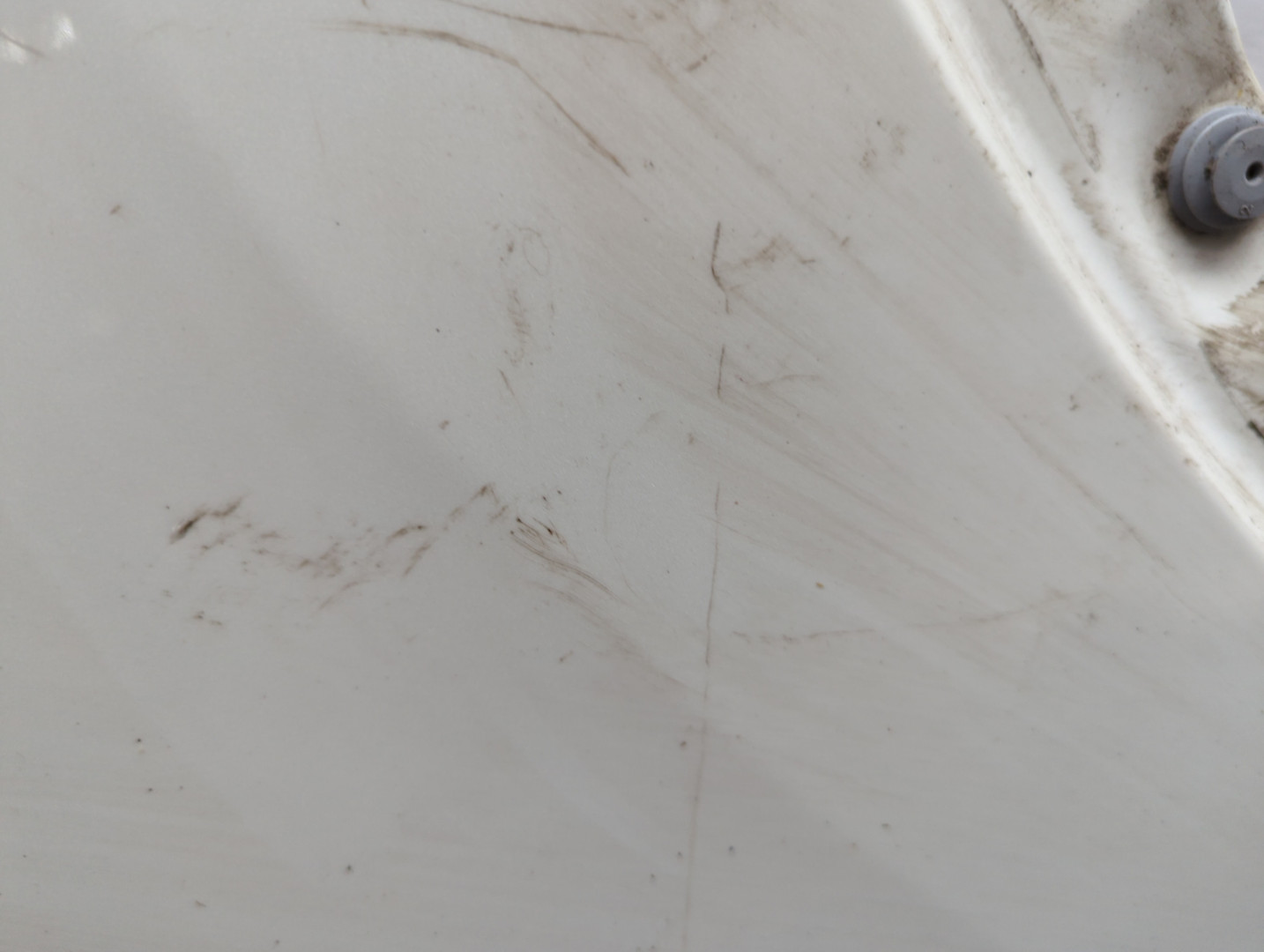 Крыло переднее правое