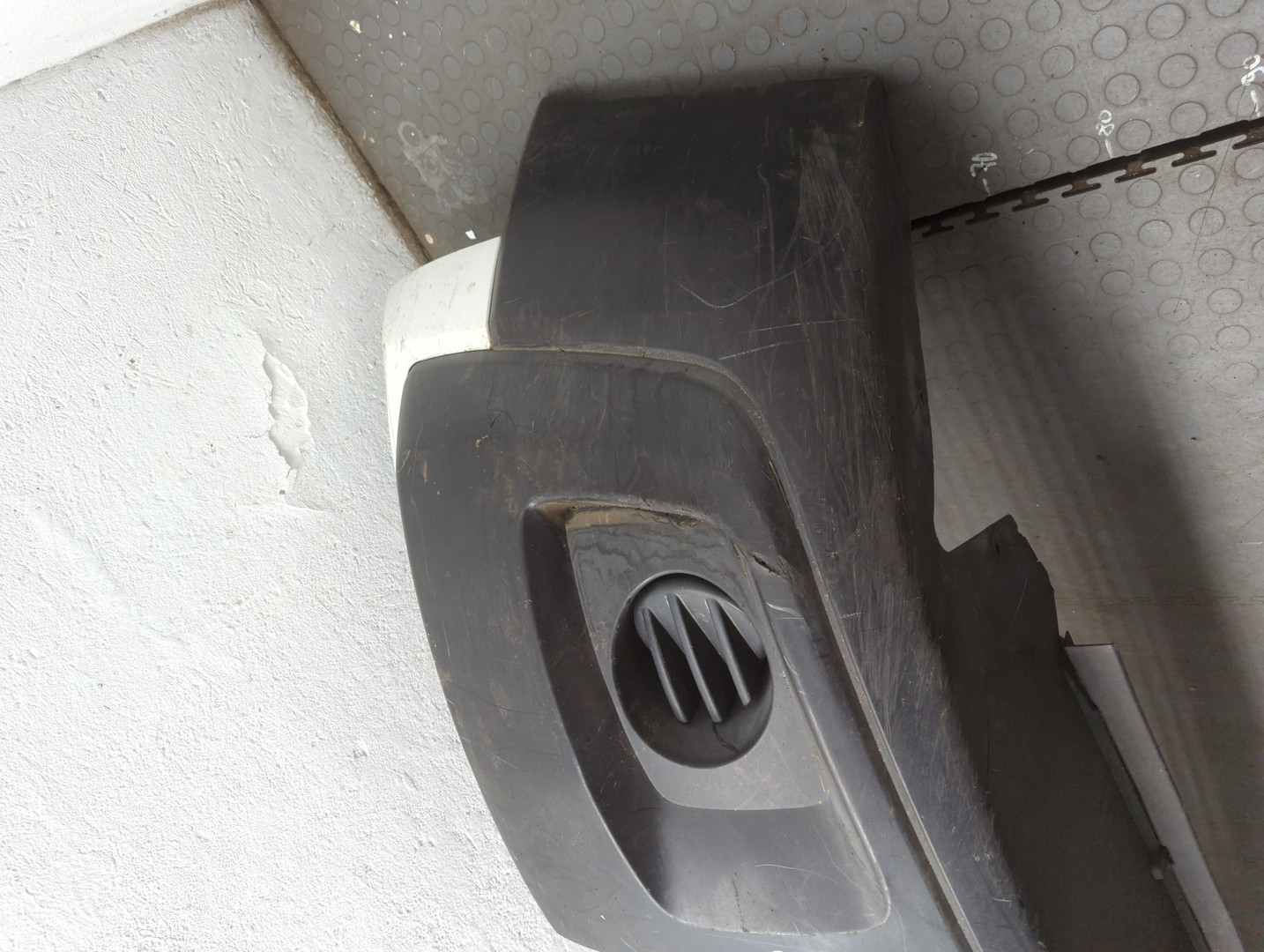 Бампер передний