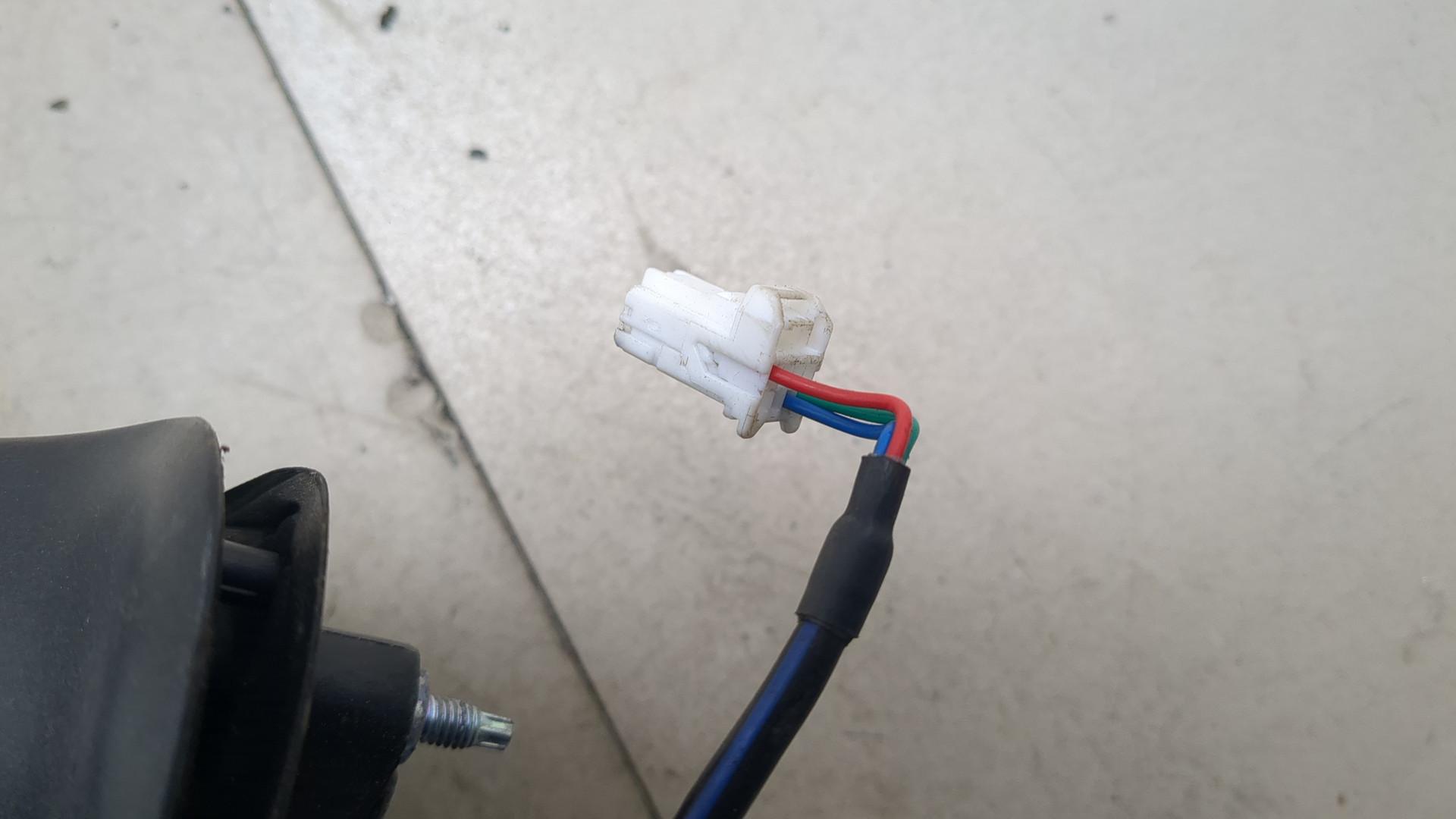 Зеркало левое электрическое