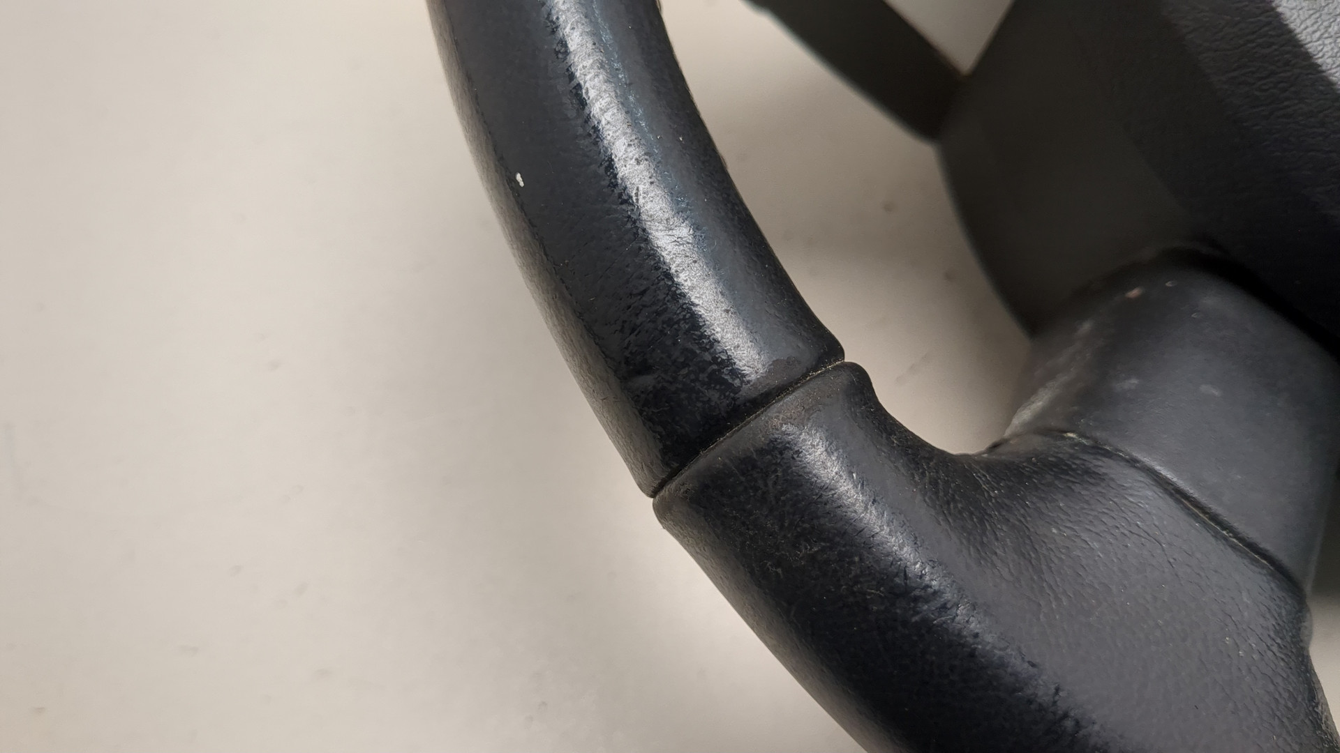 Рулевое колесо (руль)