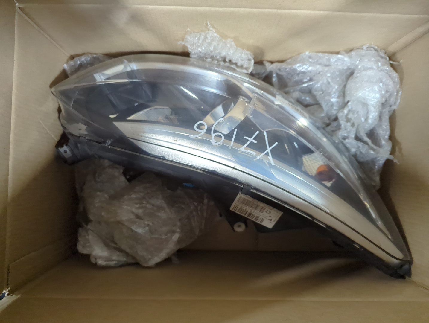 Фара правая