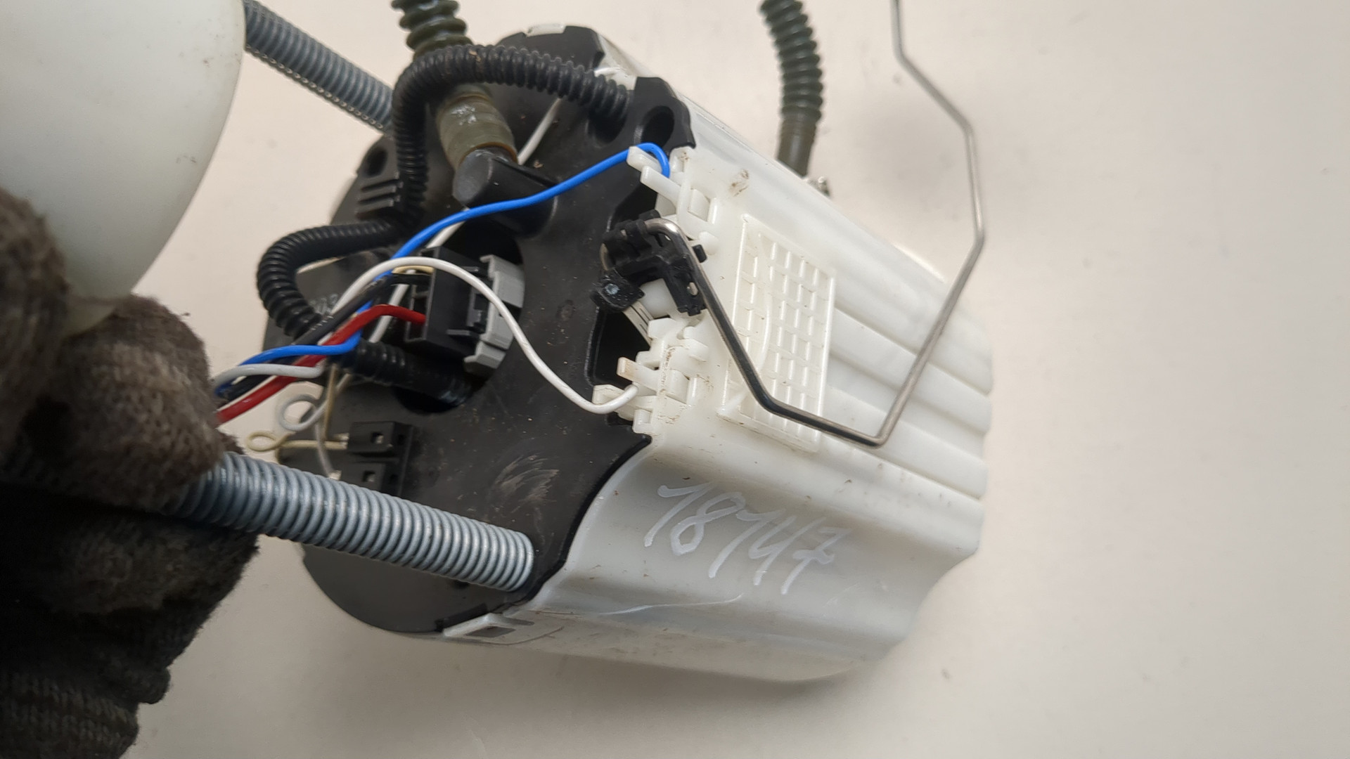 Насос топливный электрический