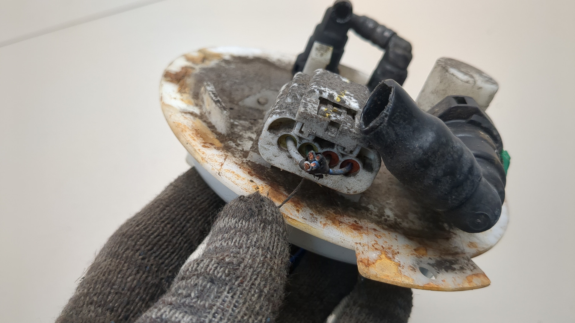 Насос топливный электрический