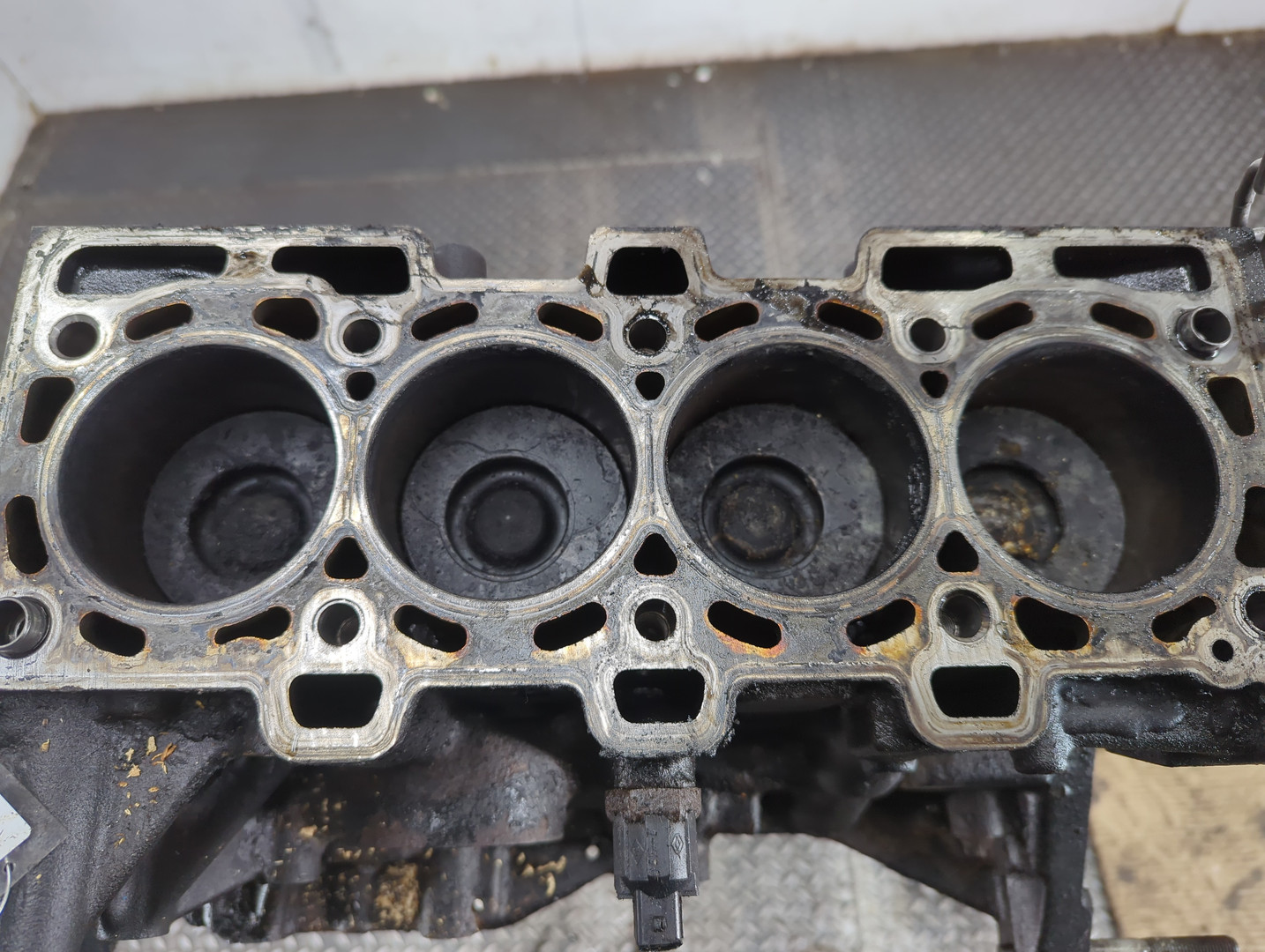 Блок двигателя