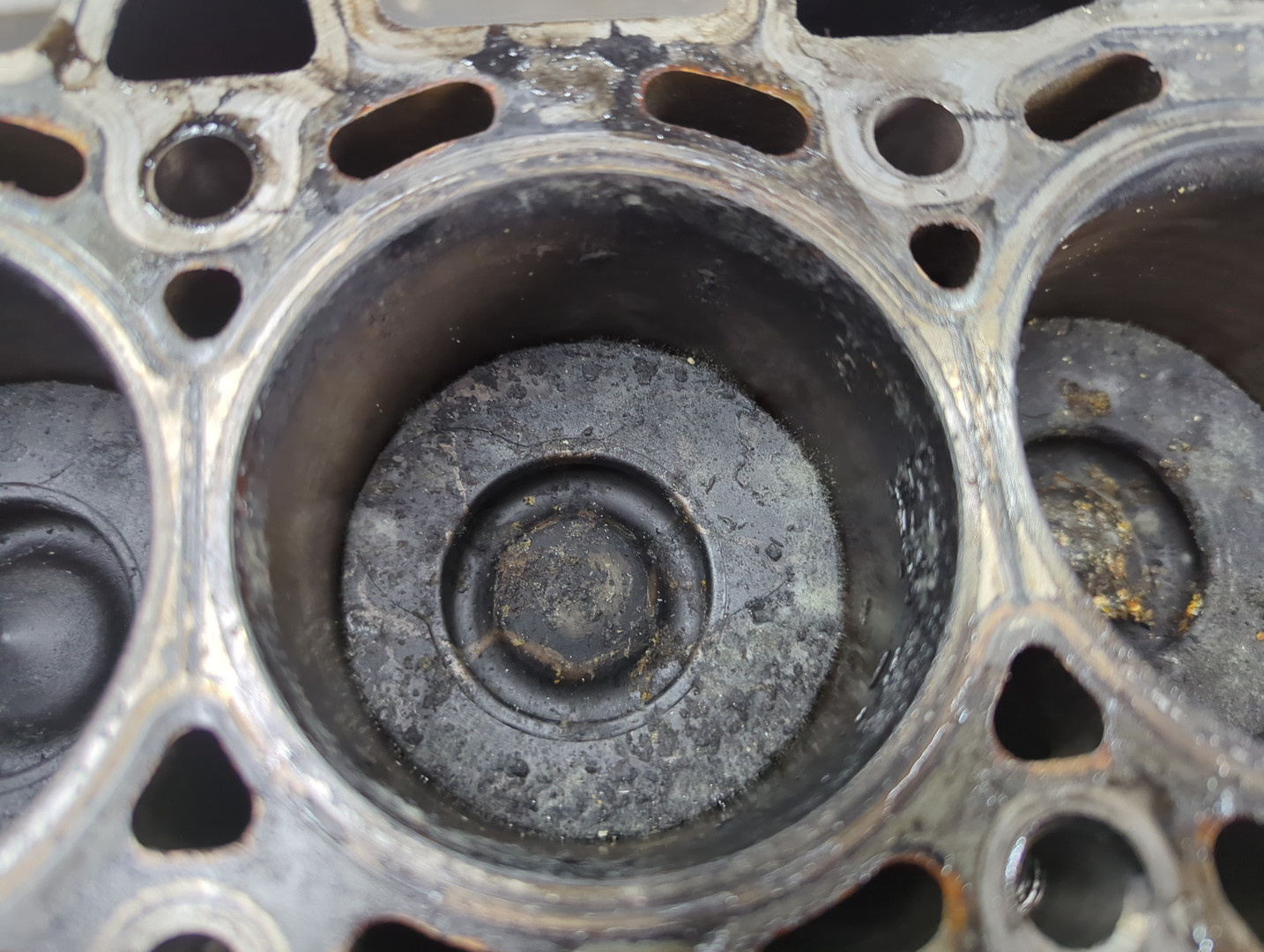 Блок двигателя