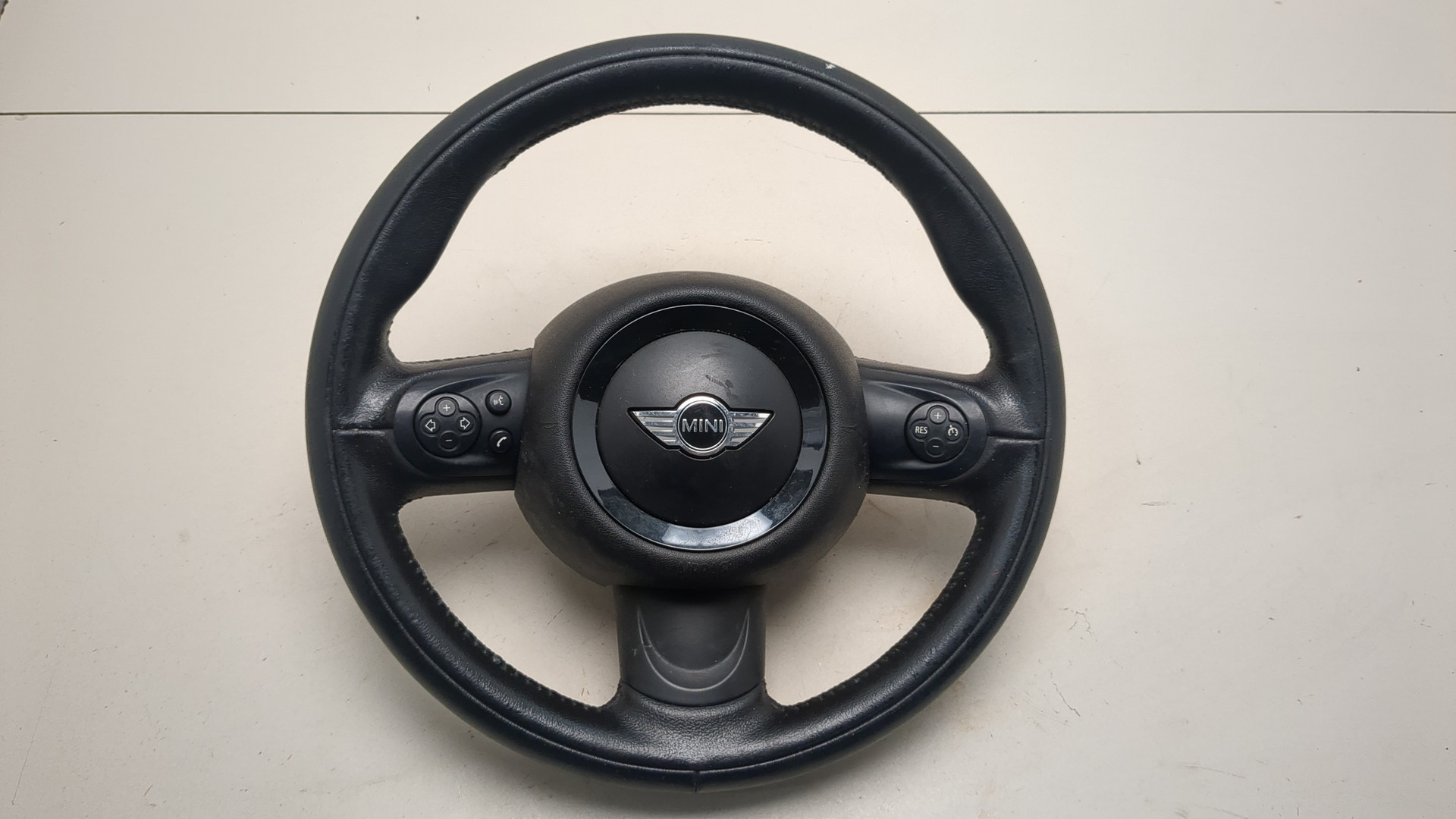 Рулевое колесо (руль)