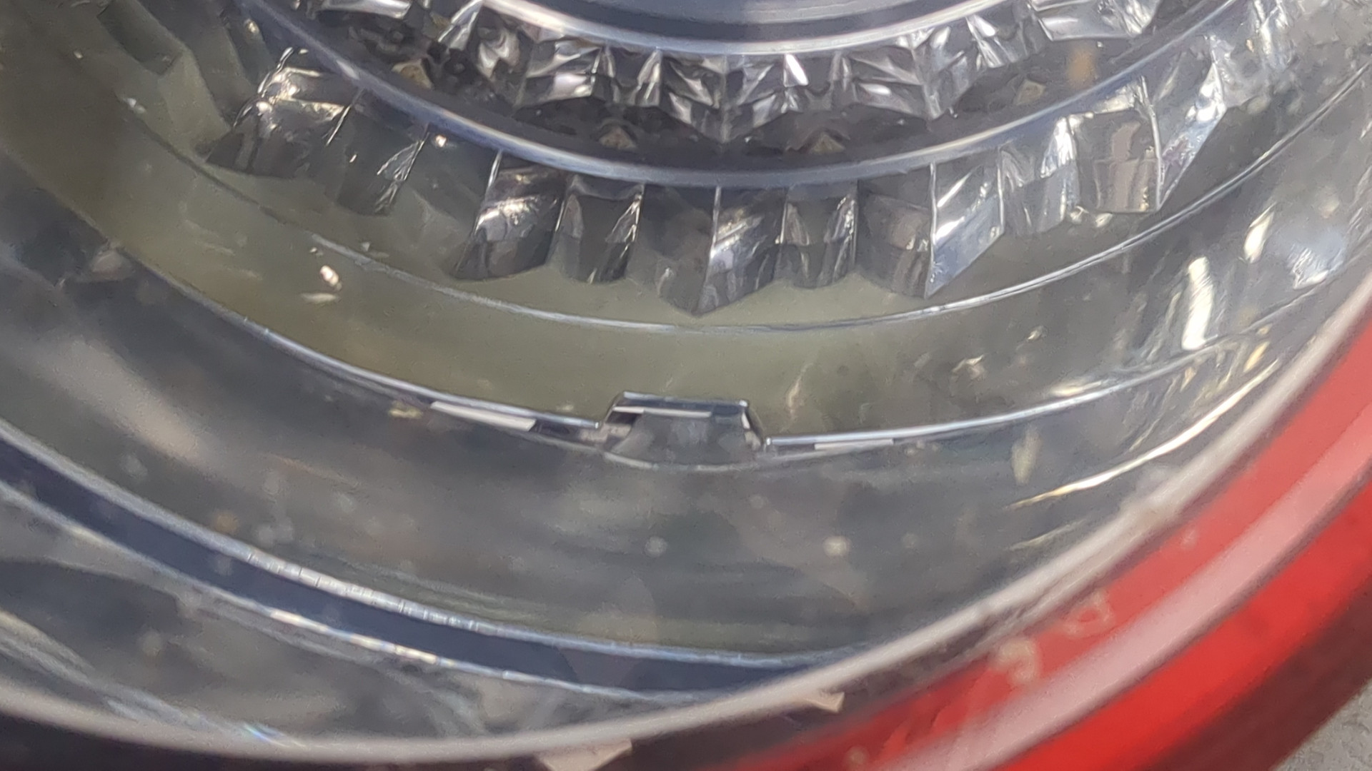 Фонарь задний правый