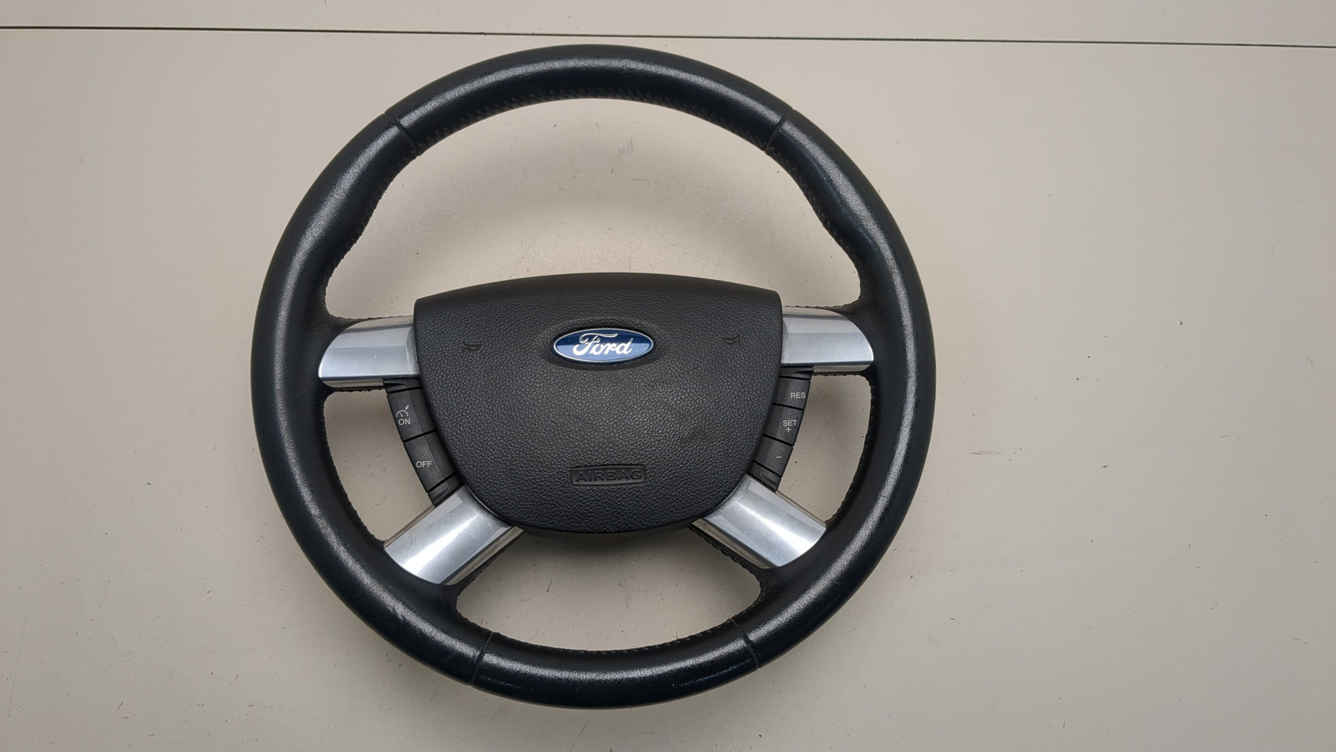 Рулевое колесо (руль)