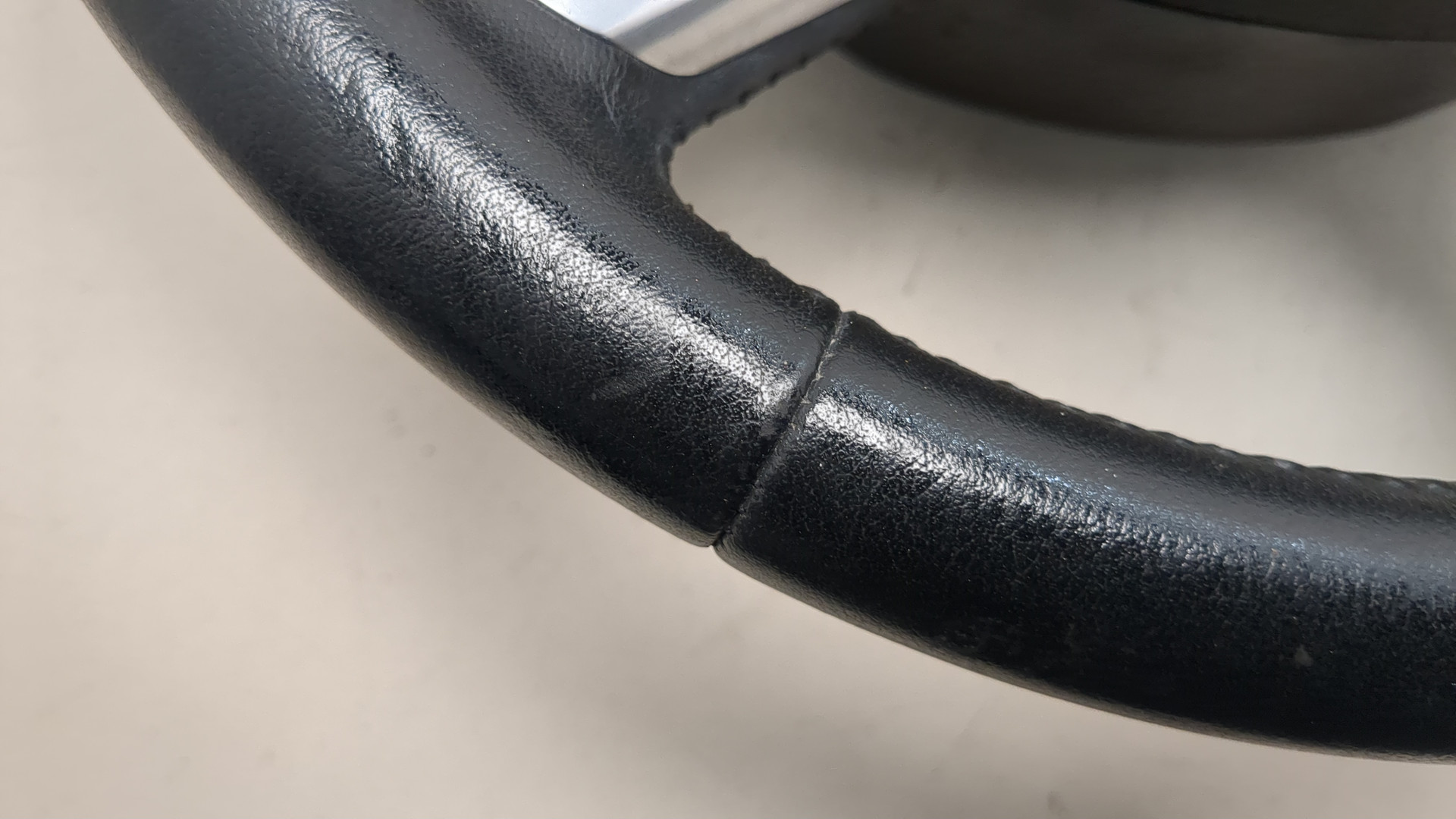 Рулевое колесо (руль)