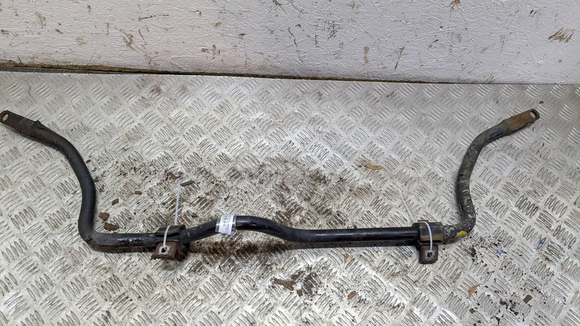 Стабилизатор передний