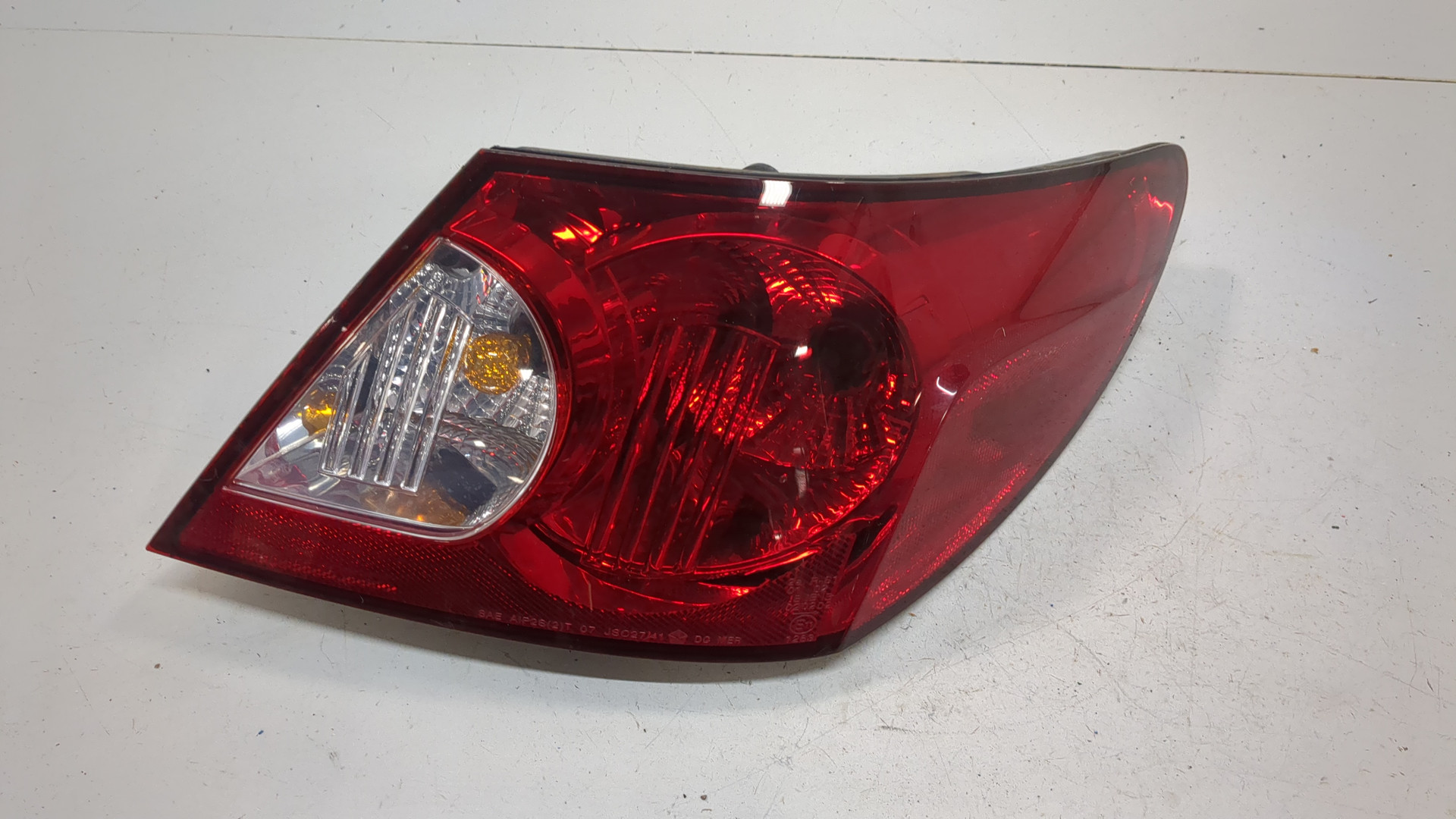 Фонарь задний правый