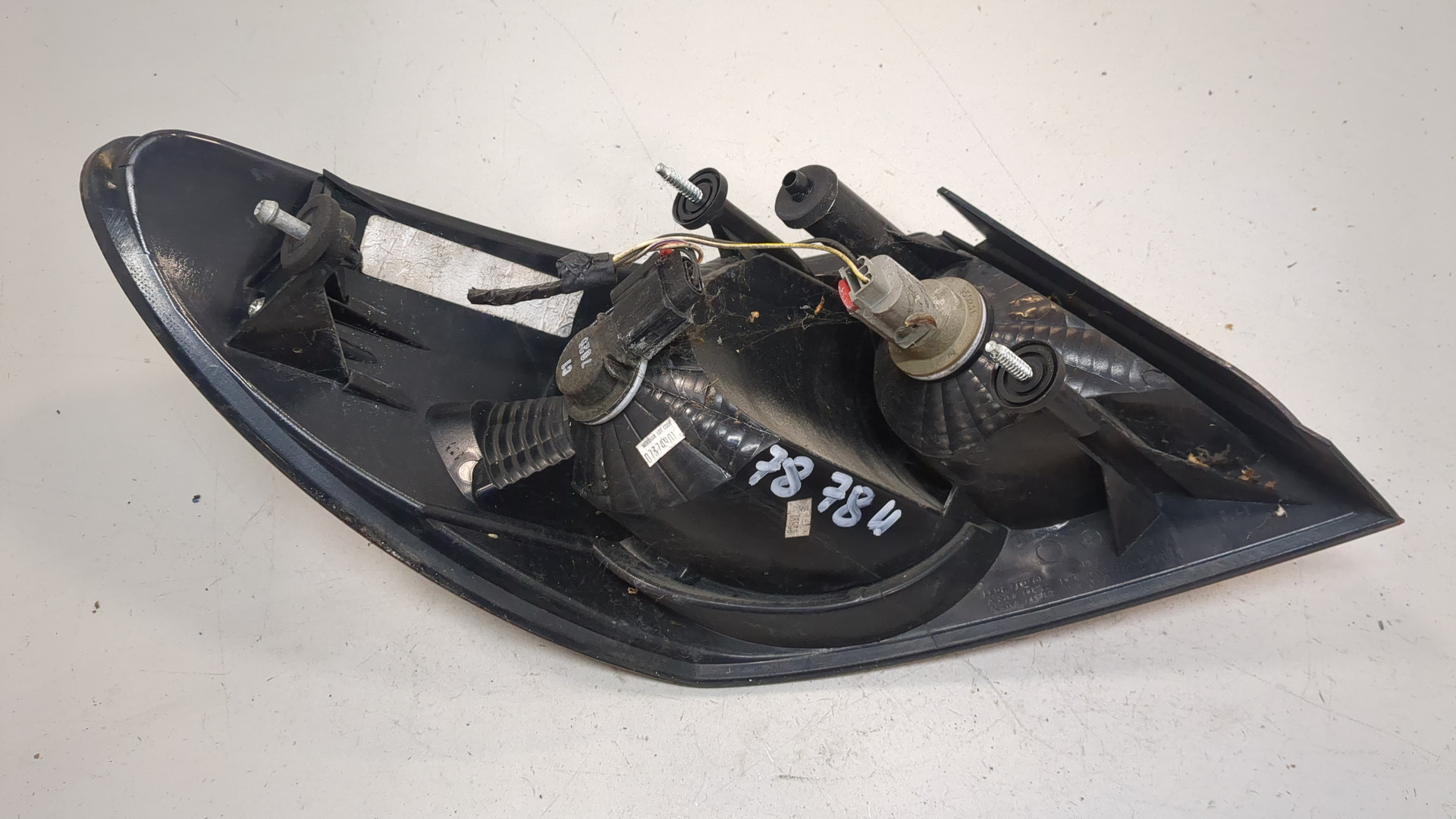 Фонарь задний правый