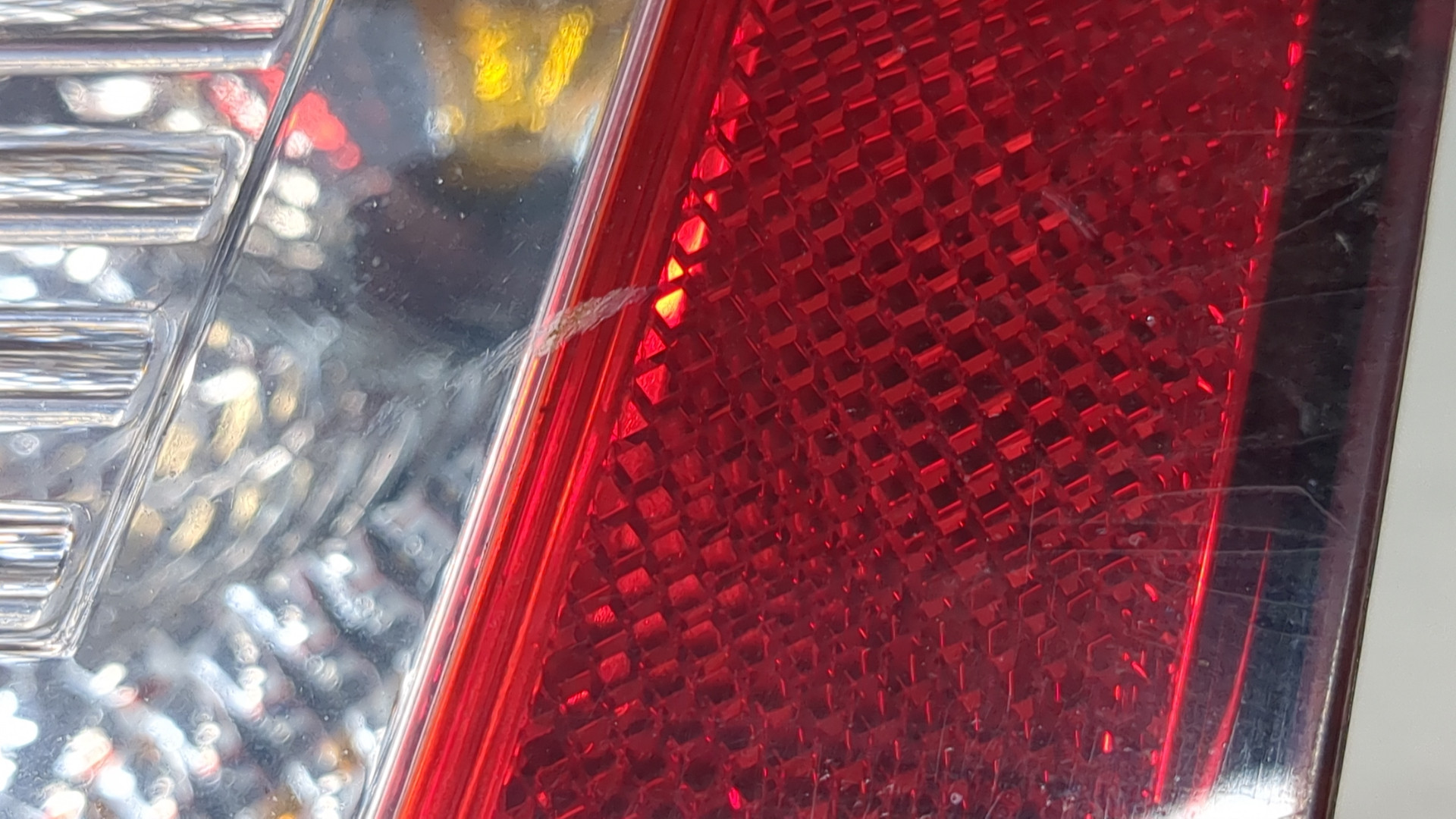 Фонарь задний левый