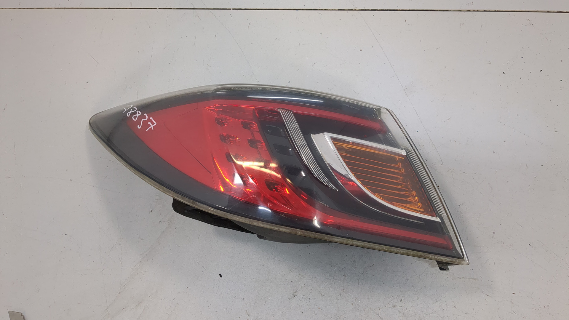 Фонарь задний левый