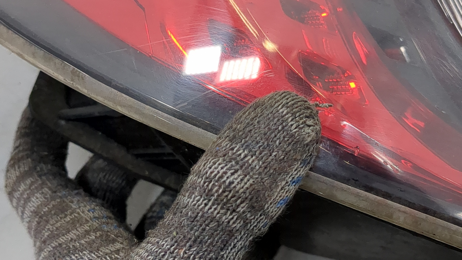 Фонарь задний левый