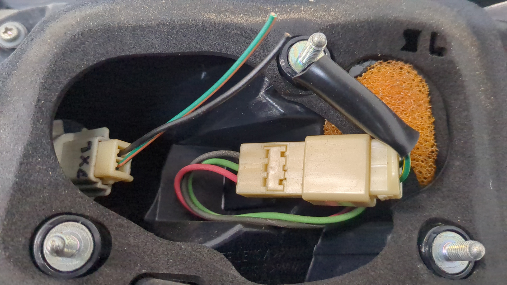 Фонарь задний левый