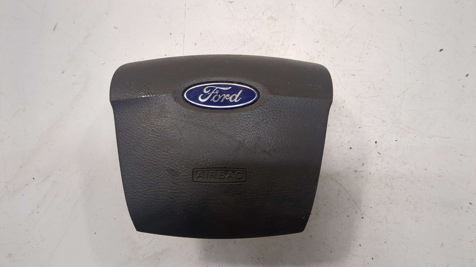 Подушка безопасности в рулевое колесо