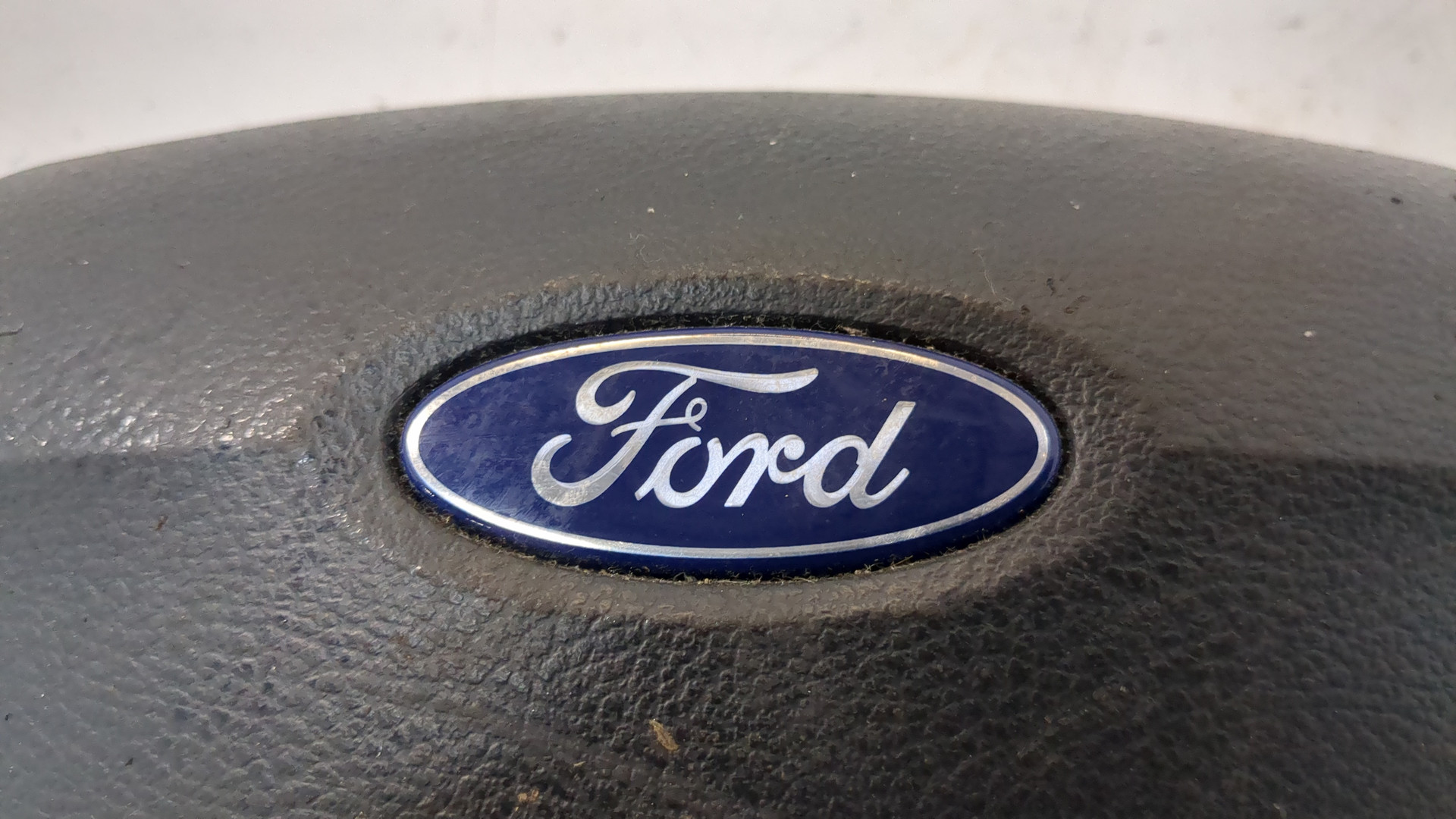 Подушка безопасности в рулевое колесо