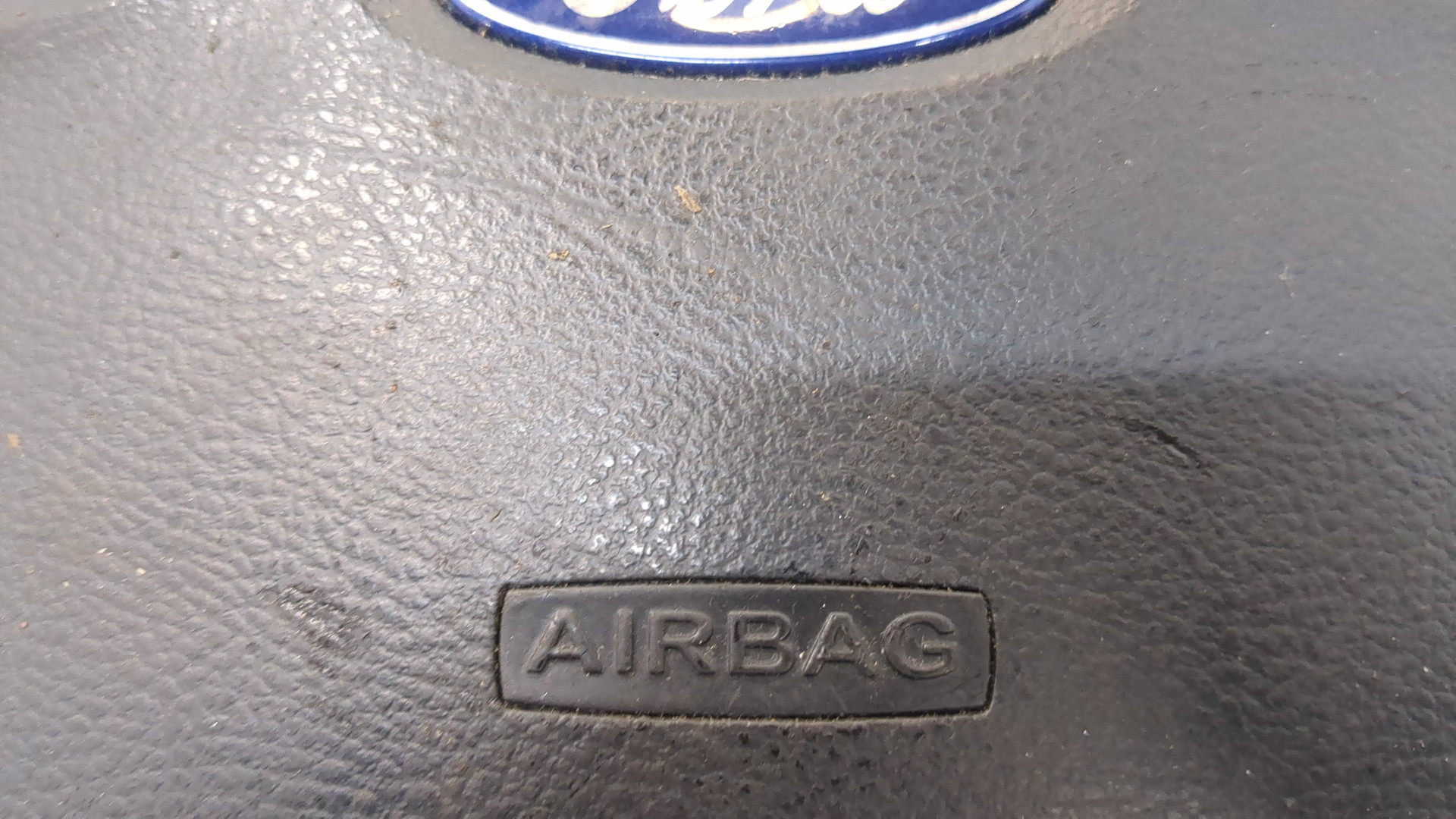 Подушка безопасности в рулевое колесо