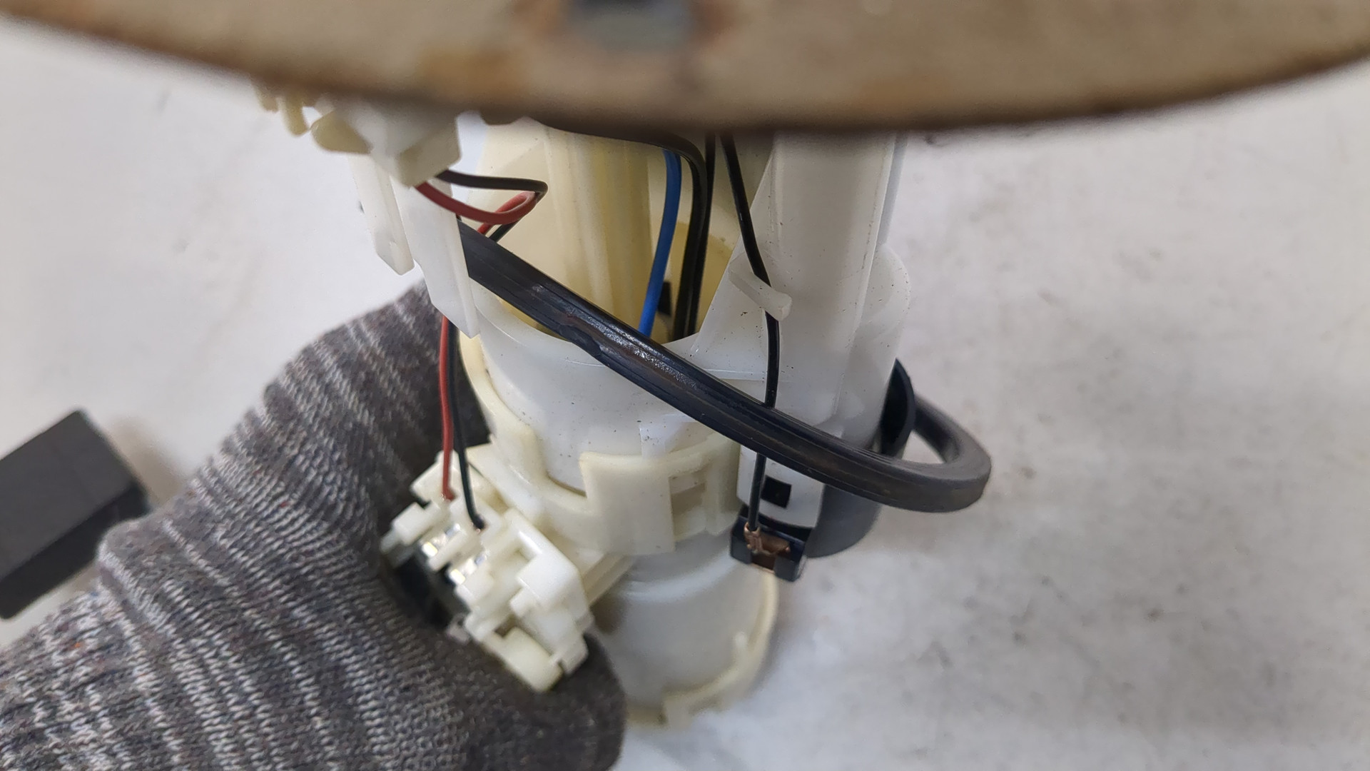 Насос топливный электрический