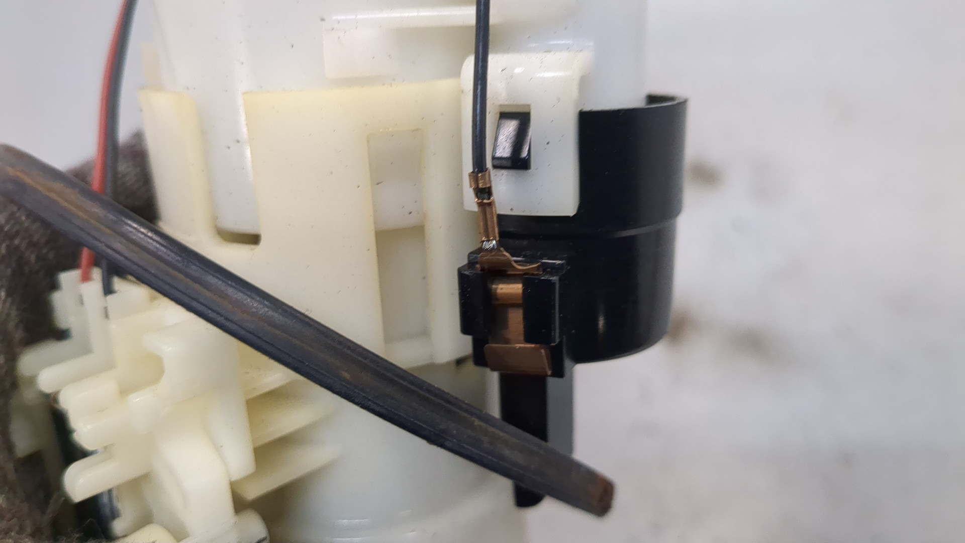 Насос топливный электрический