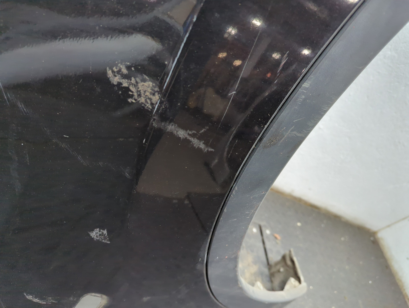 Крыло переднее правое