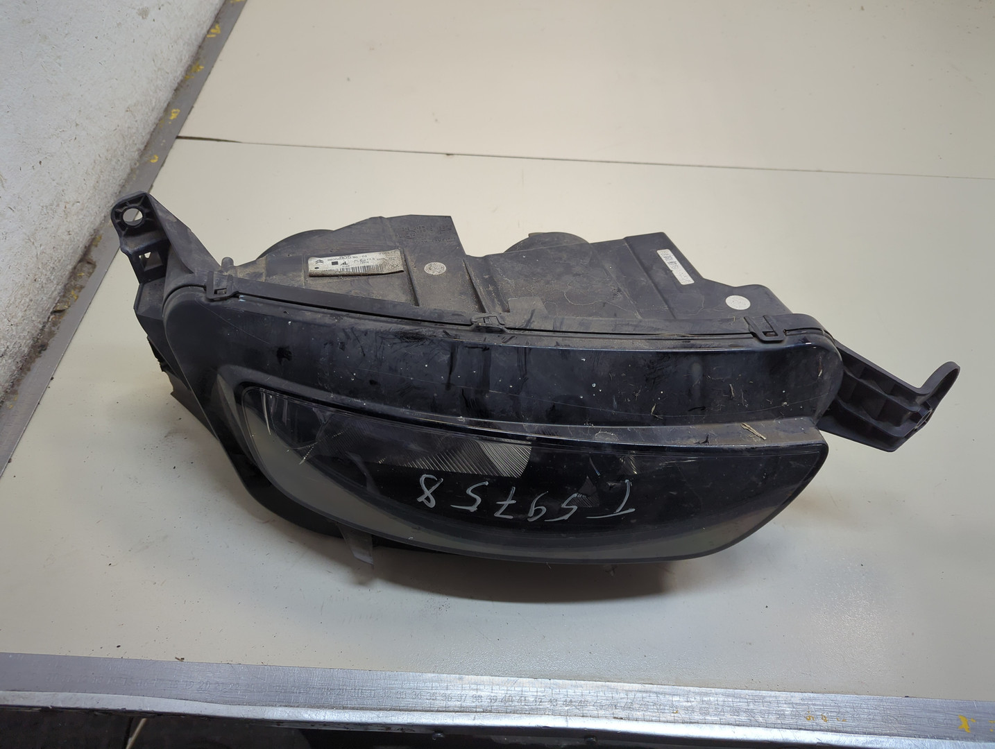 Фара правая