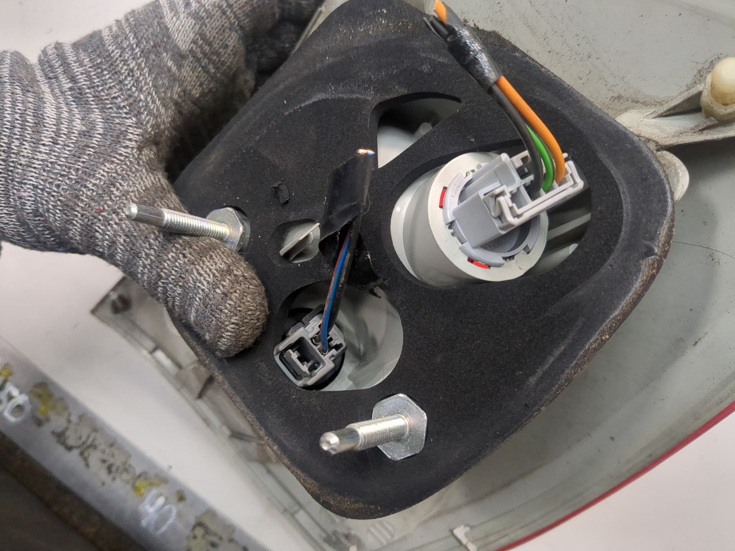 Фонарь задний правый