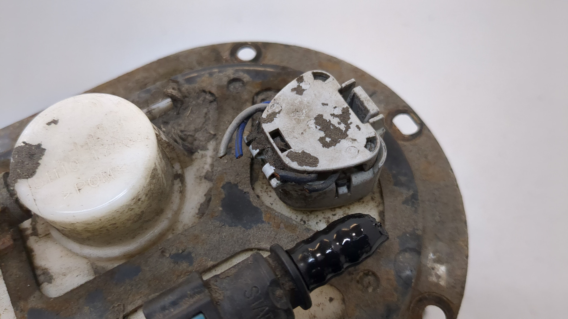 Насос топливный электрический