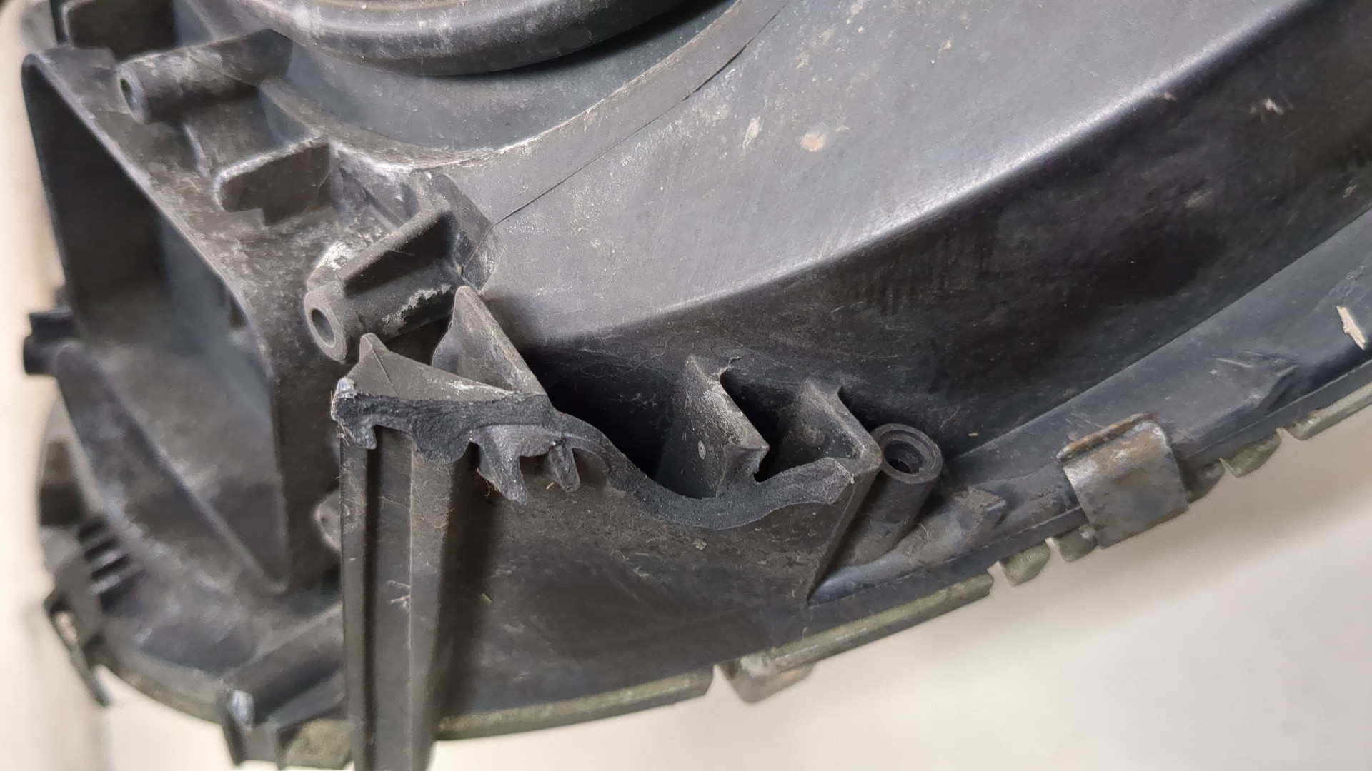 Фара правая