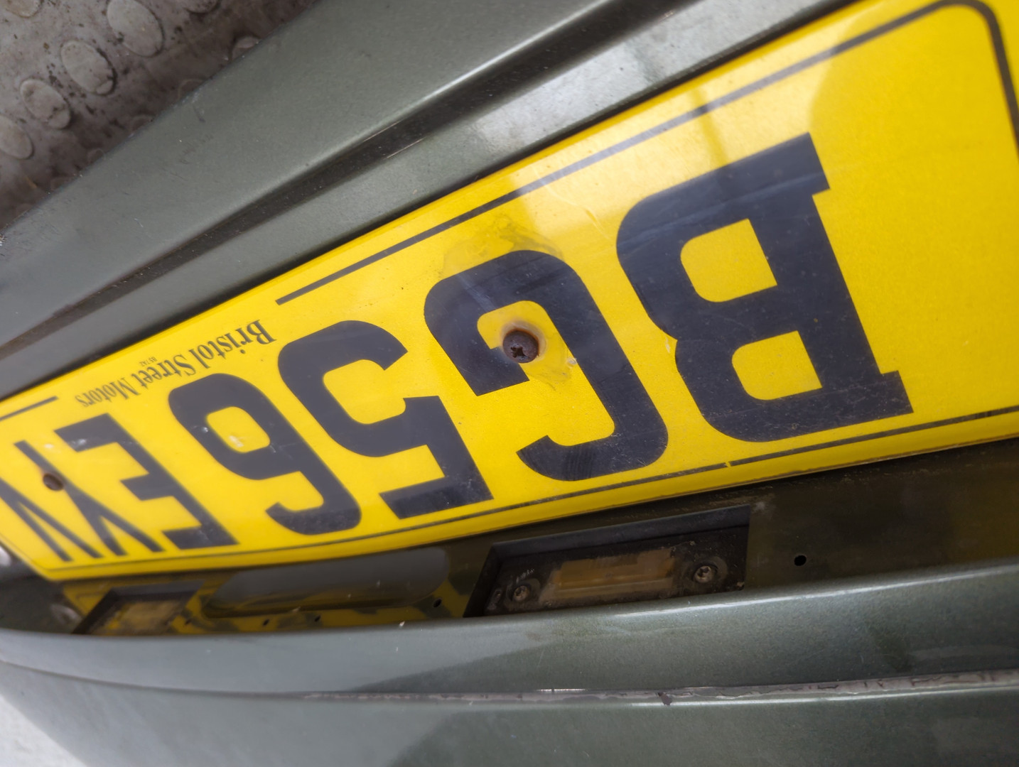 Дверь багажника